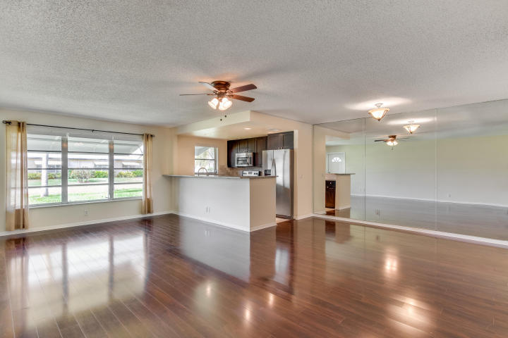 797 North Drive C Property Photo 4