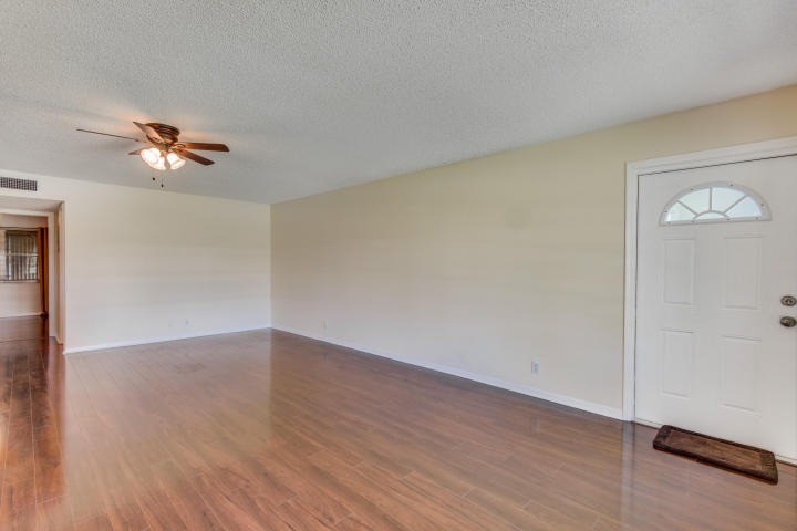 797 North Drive C Property Photo 6