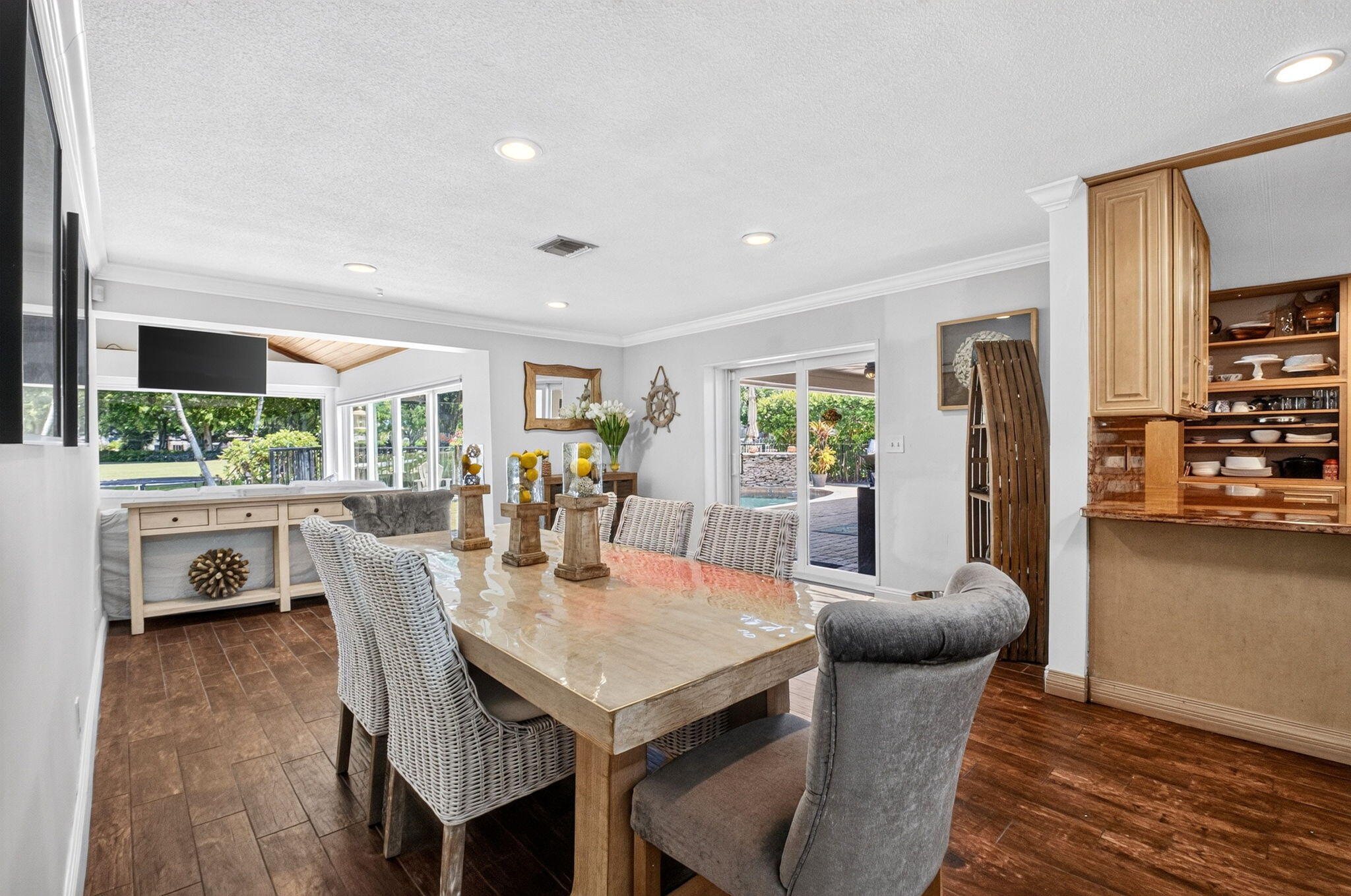244 Walton-heath Drive Property Photo 17