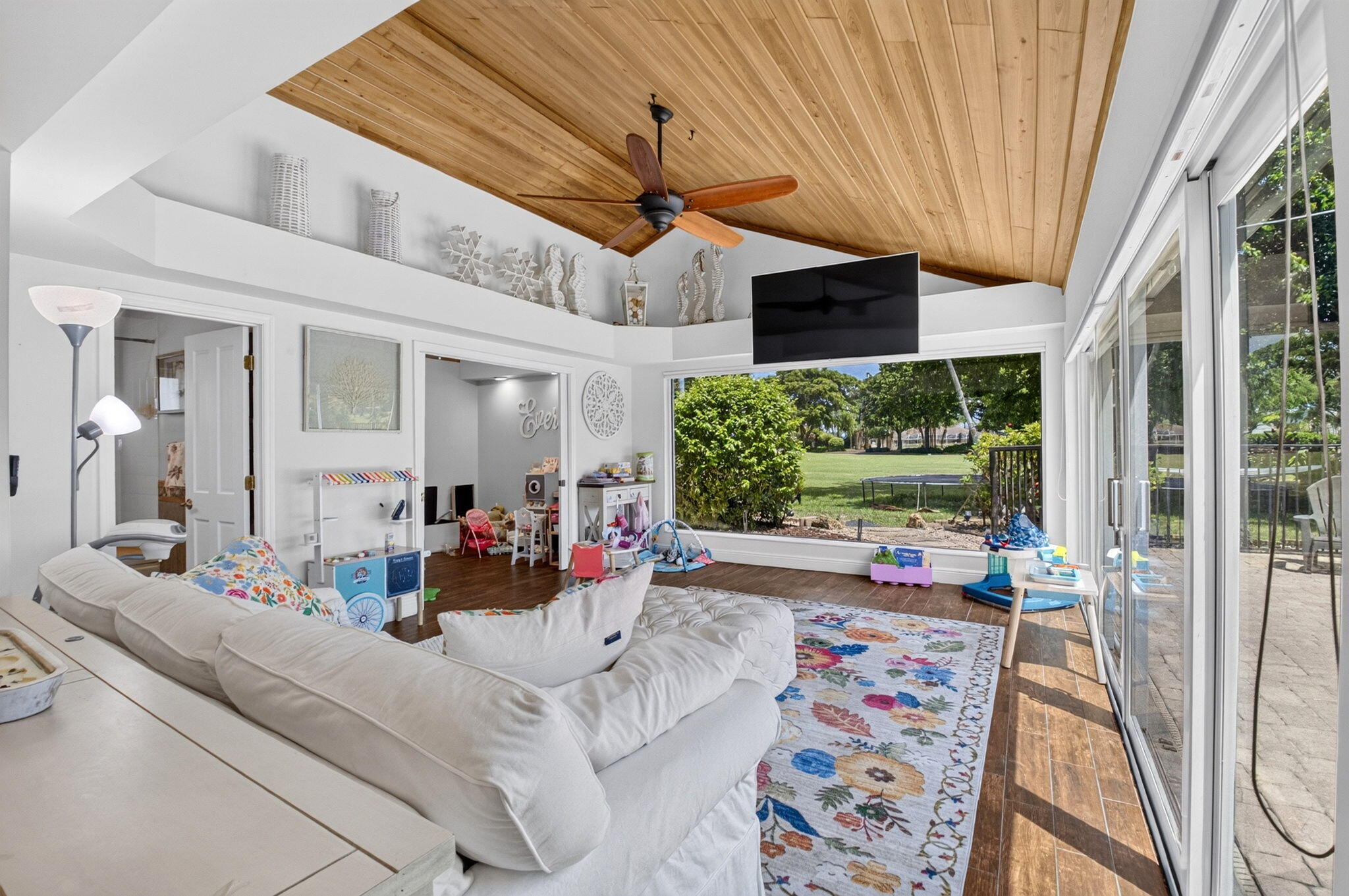 244 Walton-heath Drive Property Photo 27