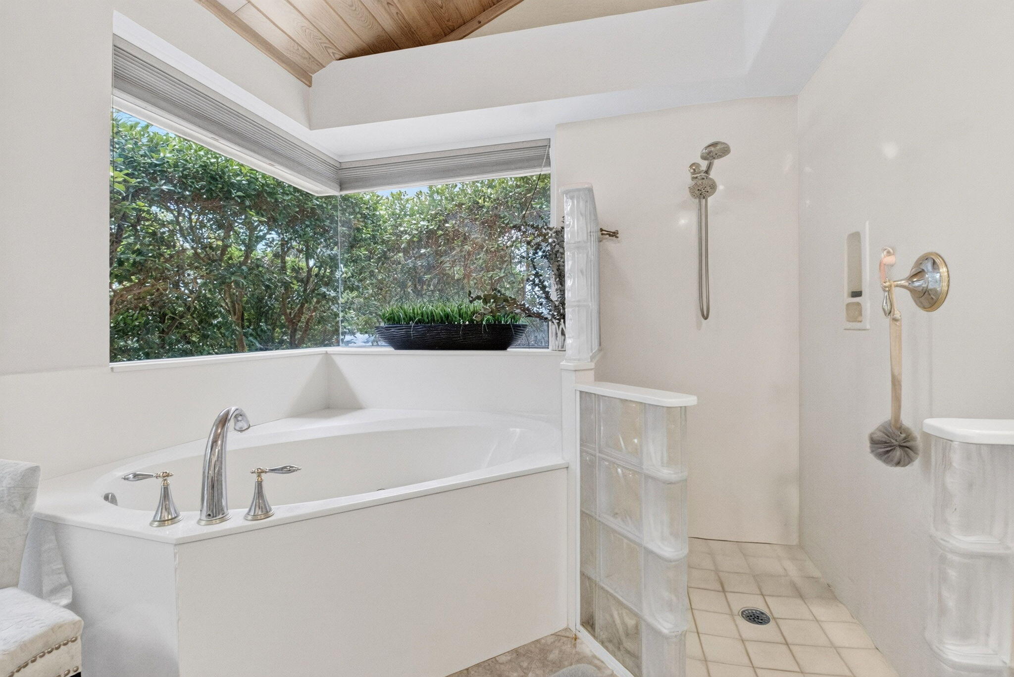 244 Walton-heath Drive Property Photo 39