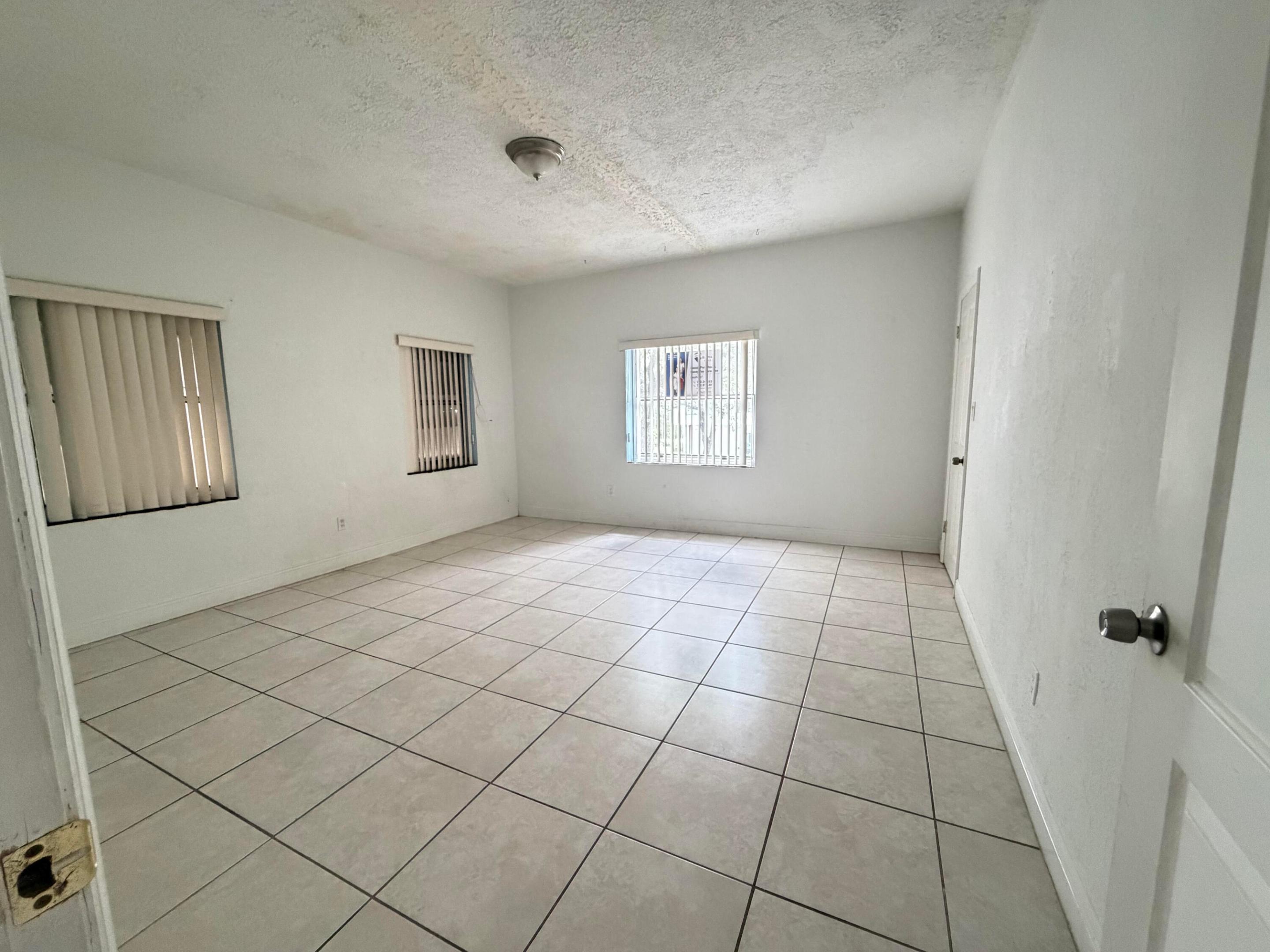313 N Krome Avenue A Property Photo 6