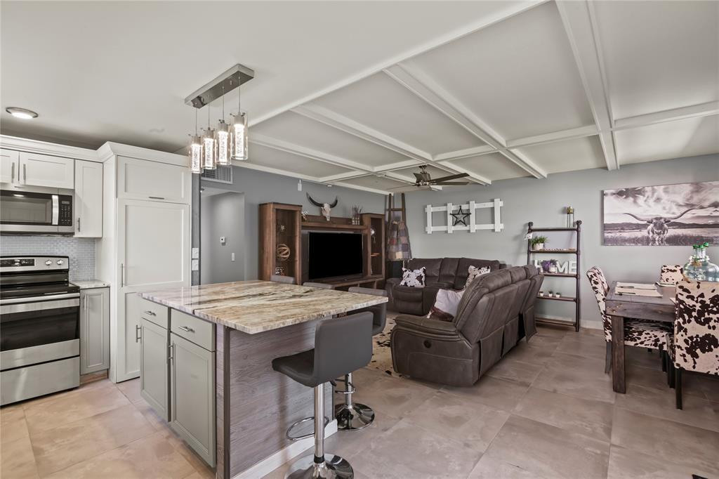 352 Saxony Trail 352 Property Photo 6