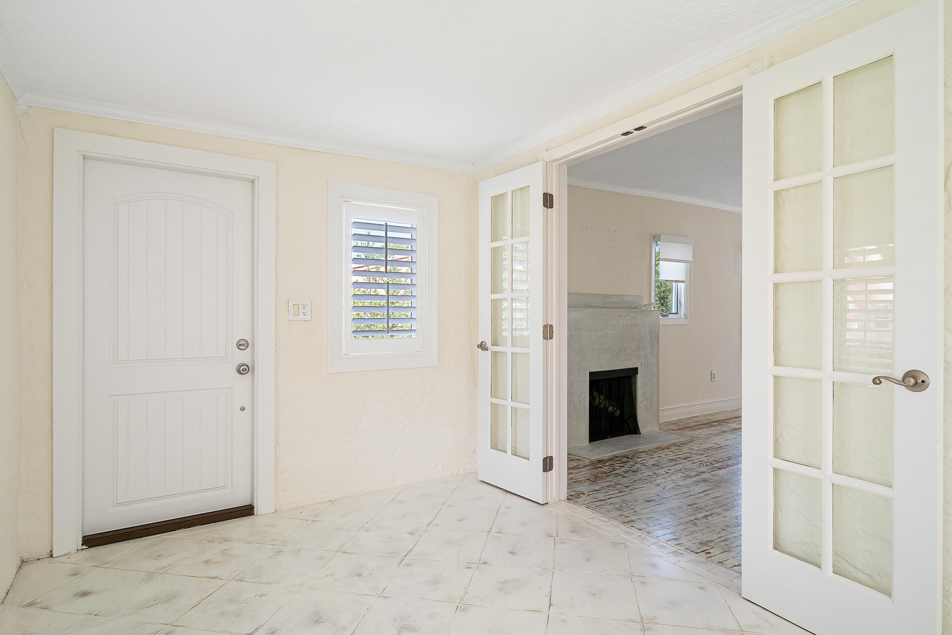 813 Avon Road Property Photo 4