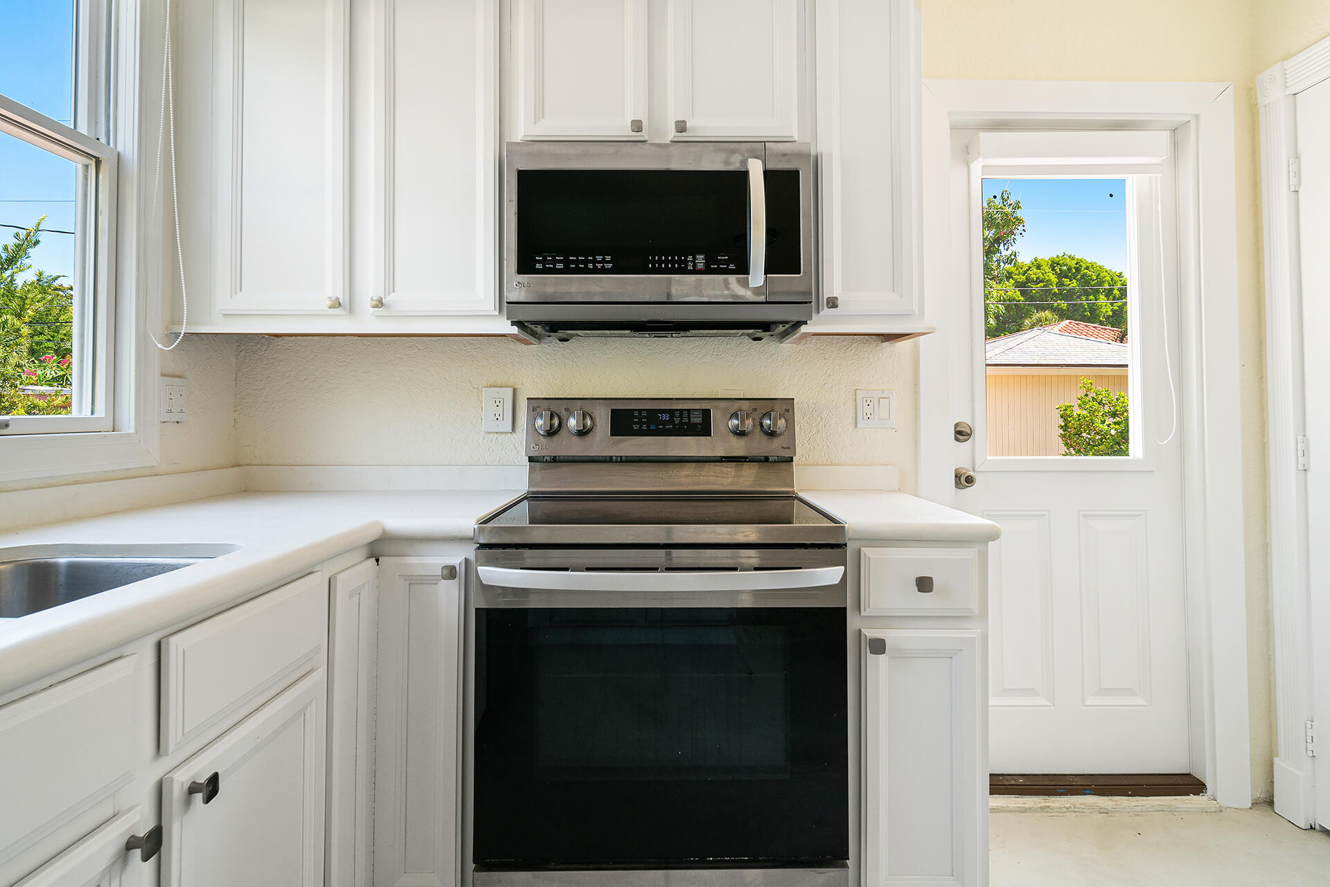 813 Avon Road Property Photo 13