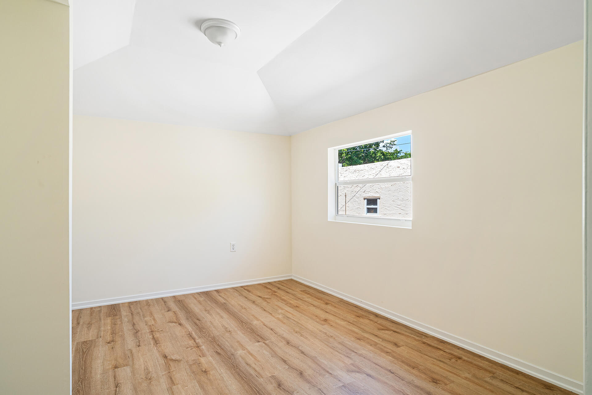 813 Avon Road Property Photo 37