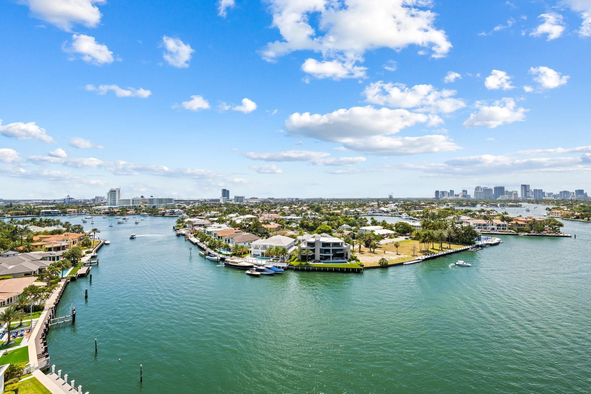3055 Harbor Drive 1403