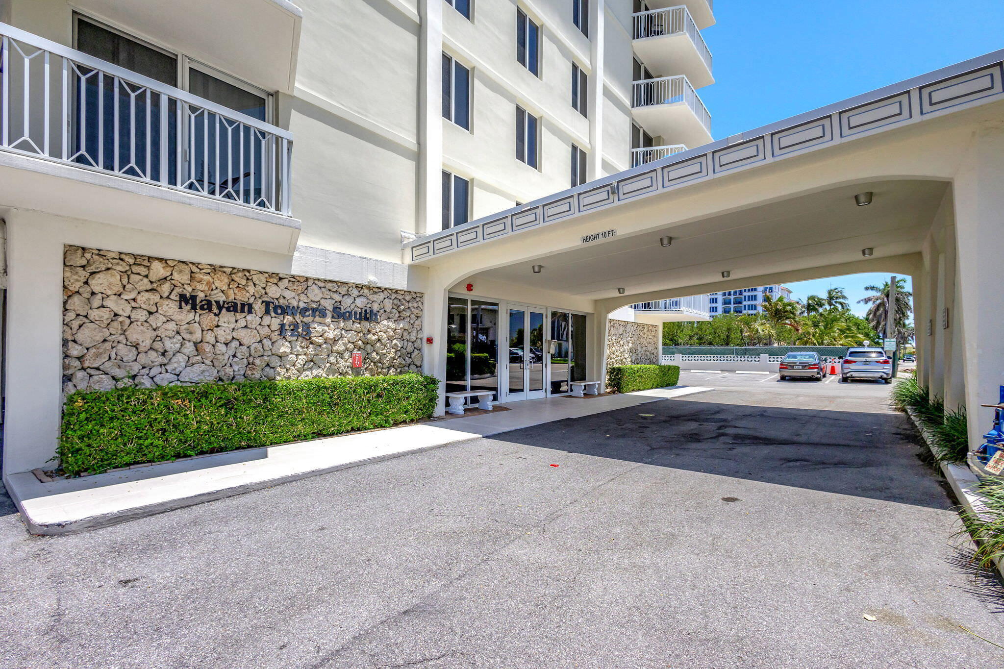 125 S Ocean Avenue 211 Property Photo 5