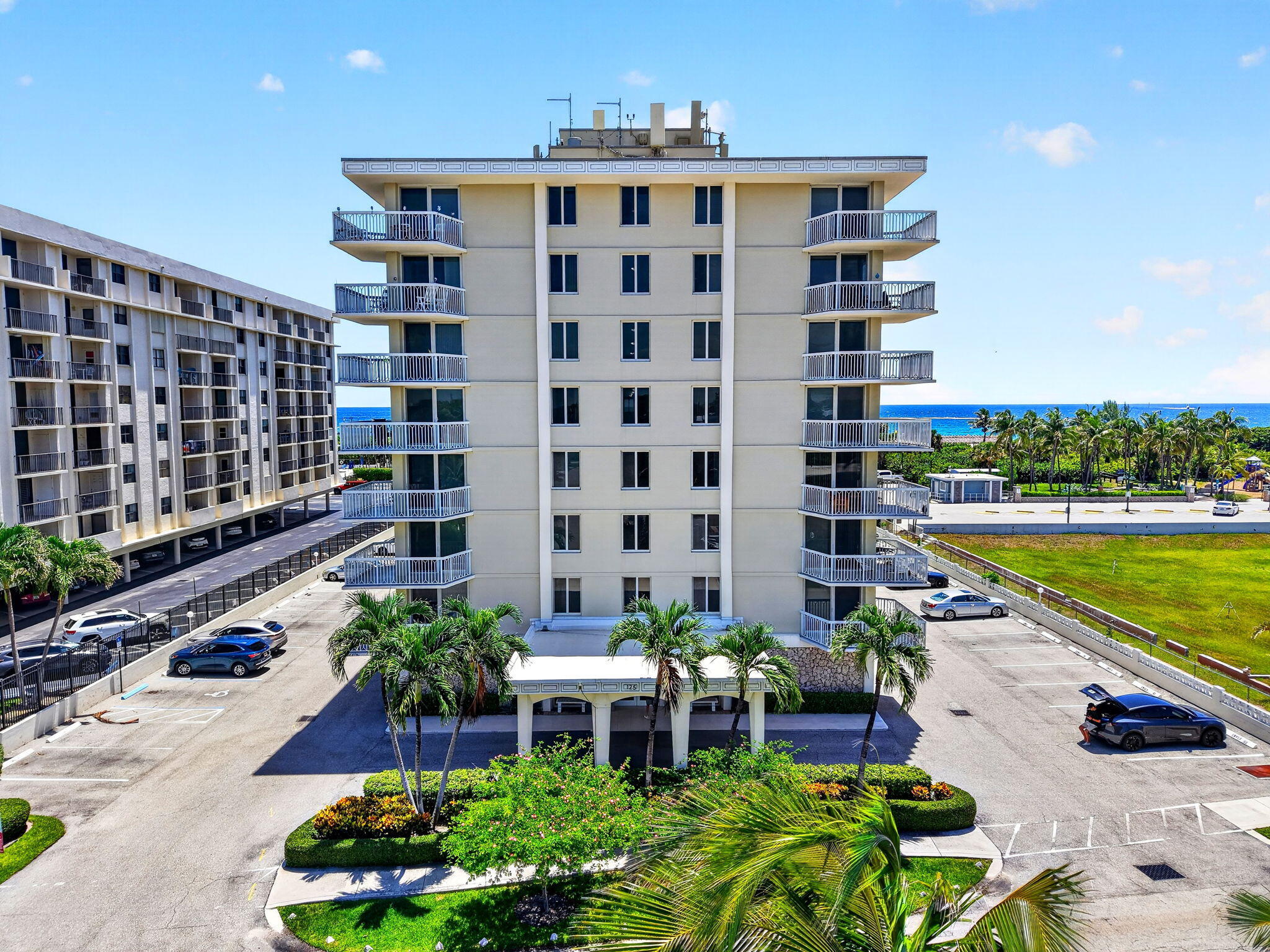 125 S Ocean Avenue 211 Property Photo 53