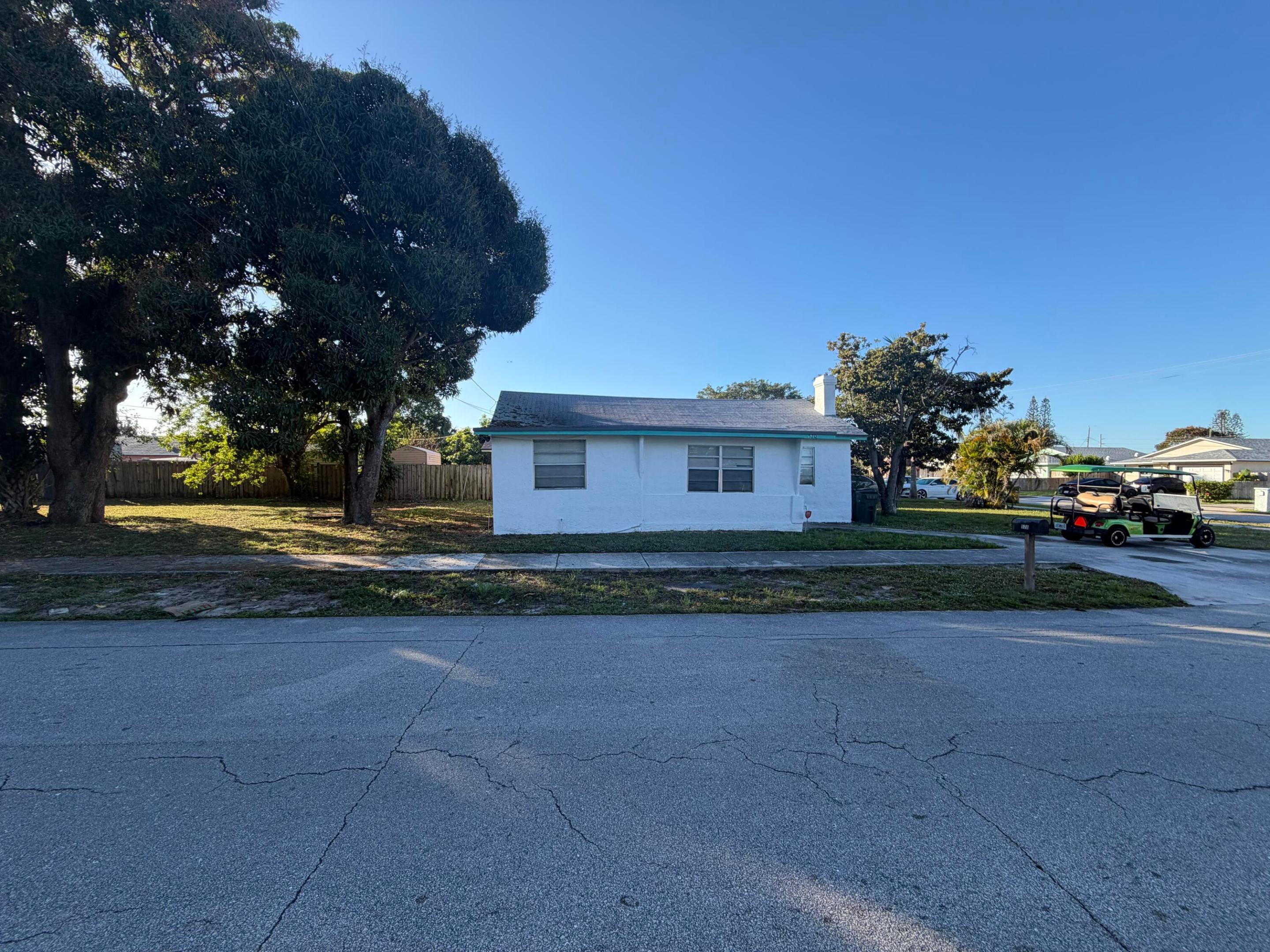 520 Nw 3rd Street Property Photo 1
