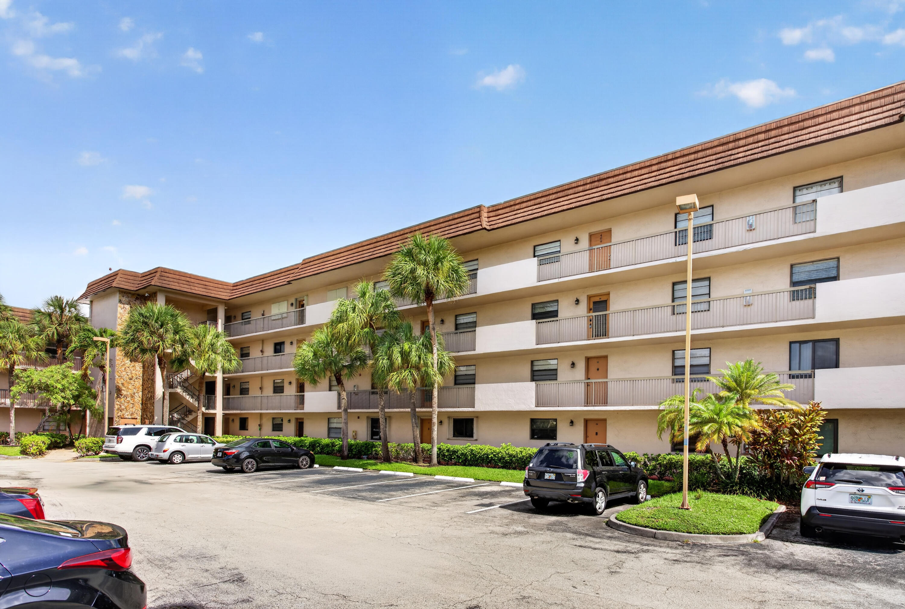 4975 E Sabal Palm Boulevard Apt 309 Property Photo 2