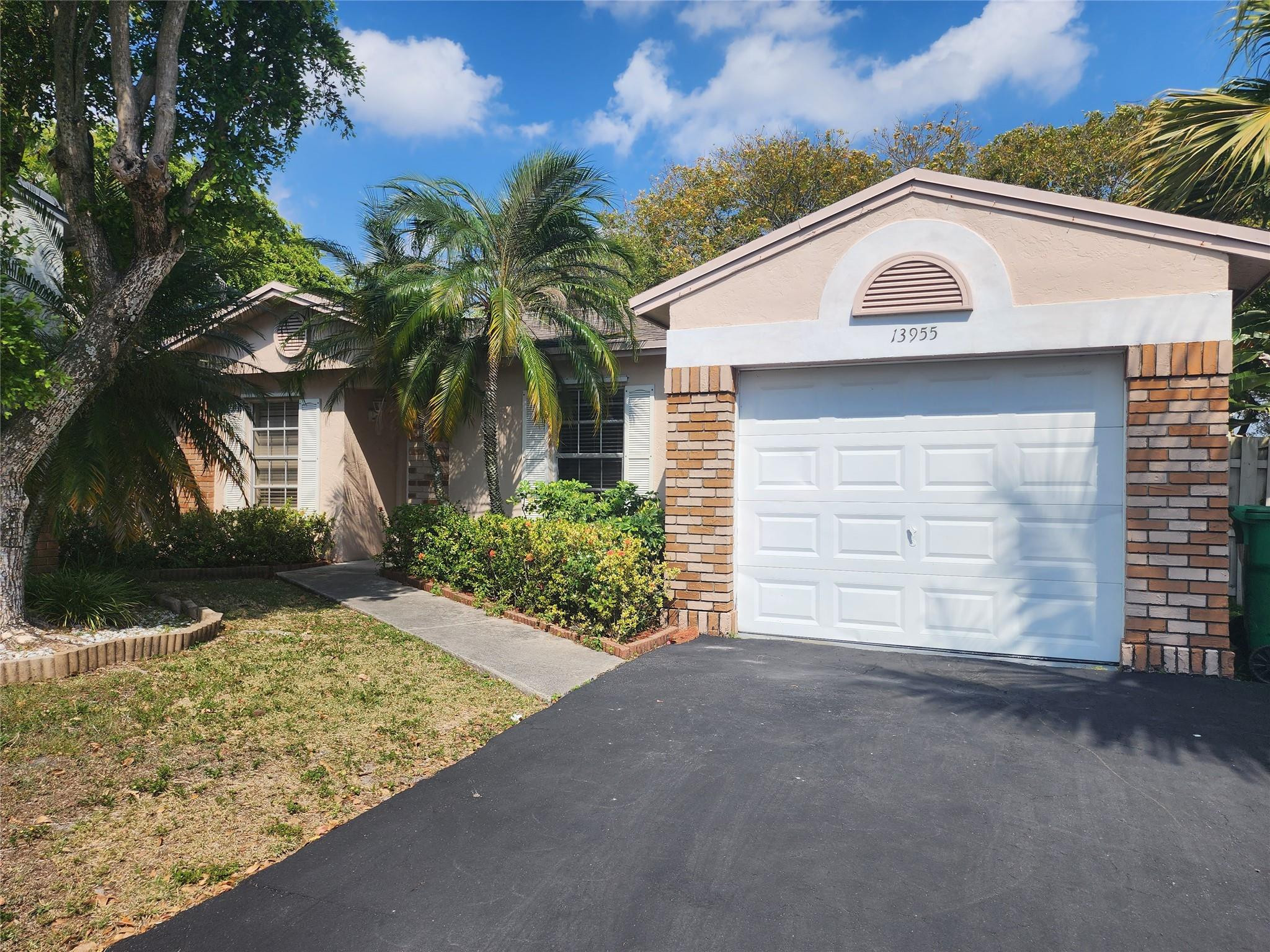 13955 Langley Place Property Photo 1