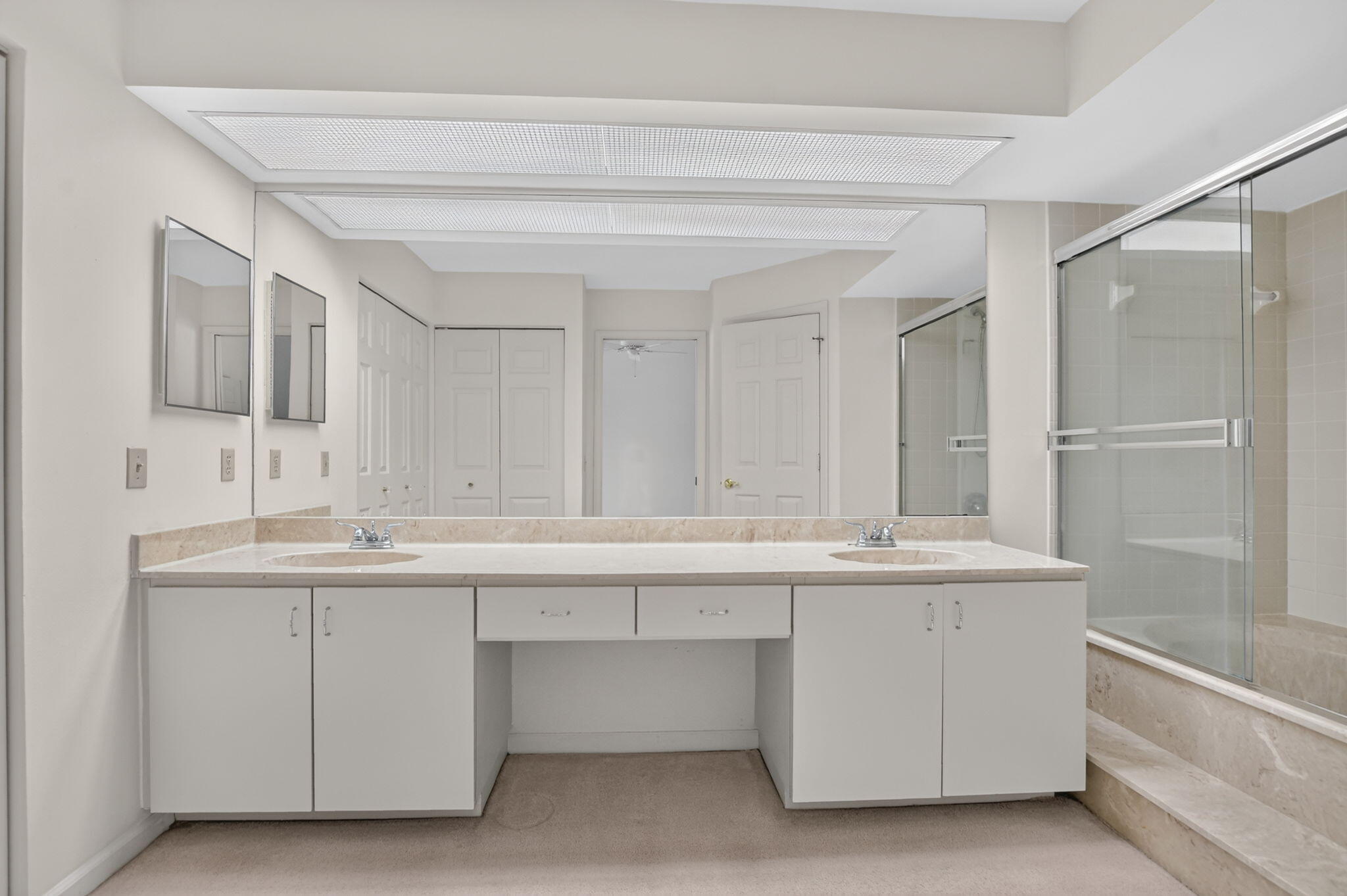 5751 Coach House Circle E Property Photo 15