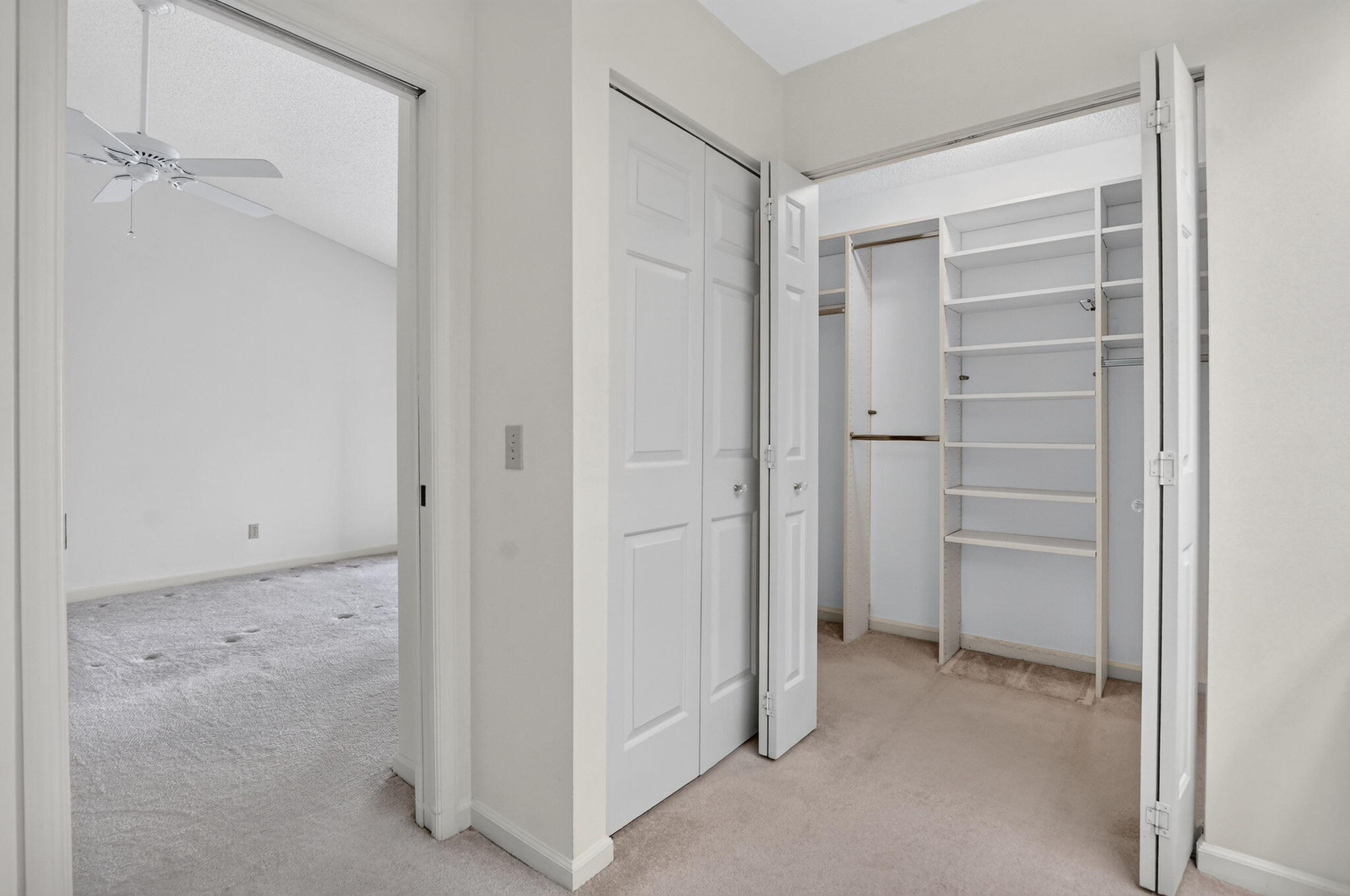 5751 Coach House Circle E Property Photo 16