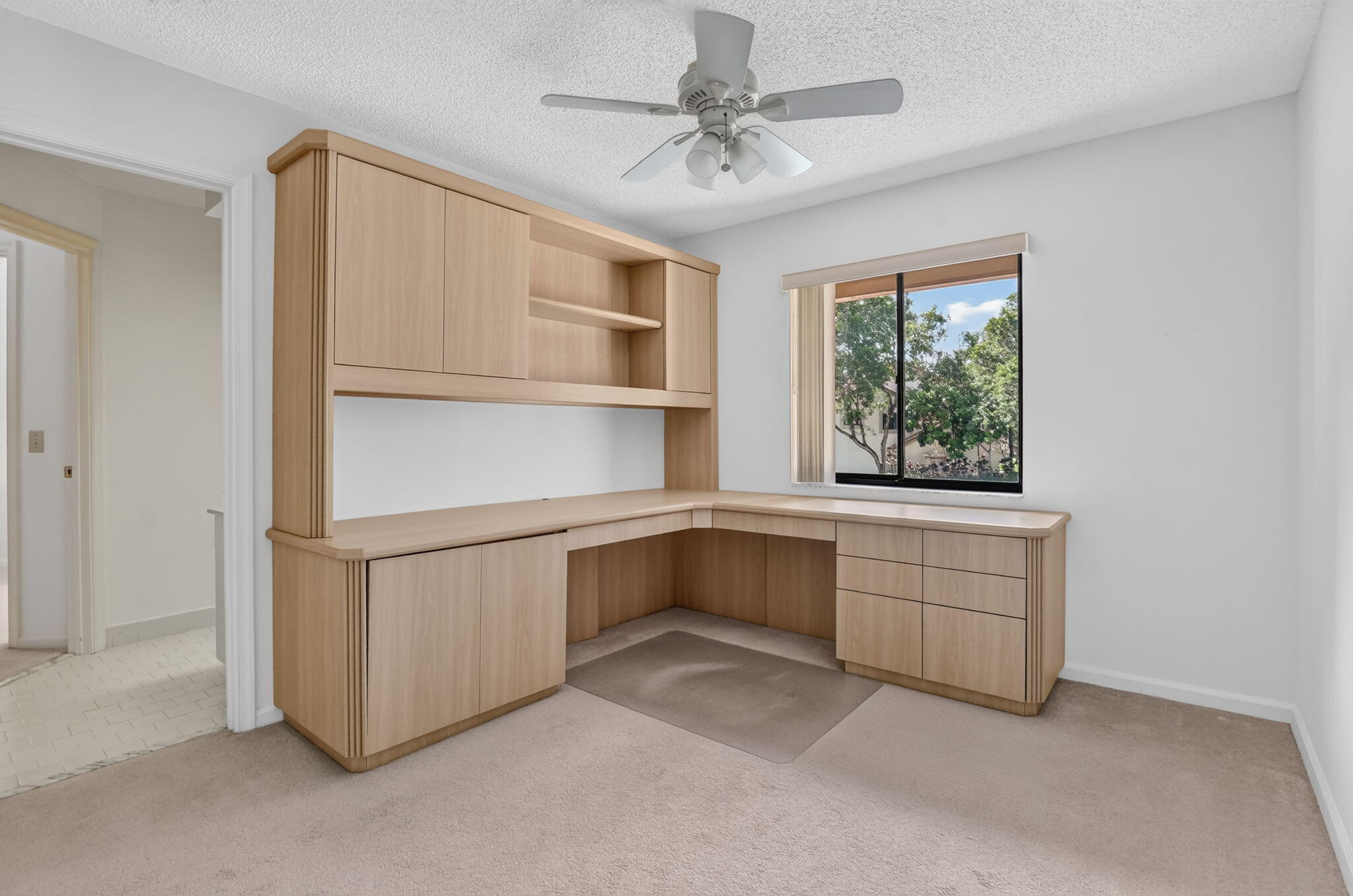 5751 Coach House Circle E Property Photo 17