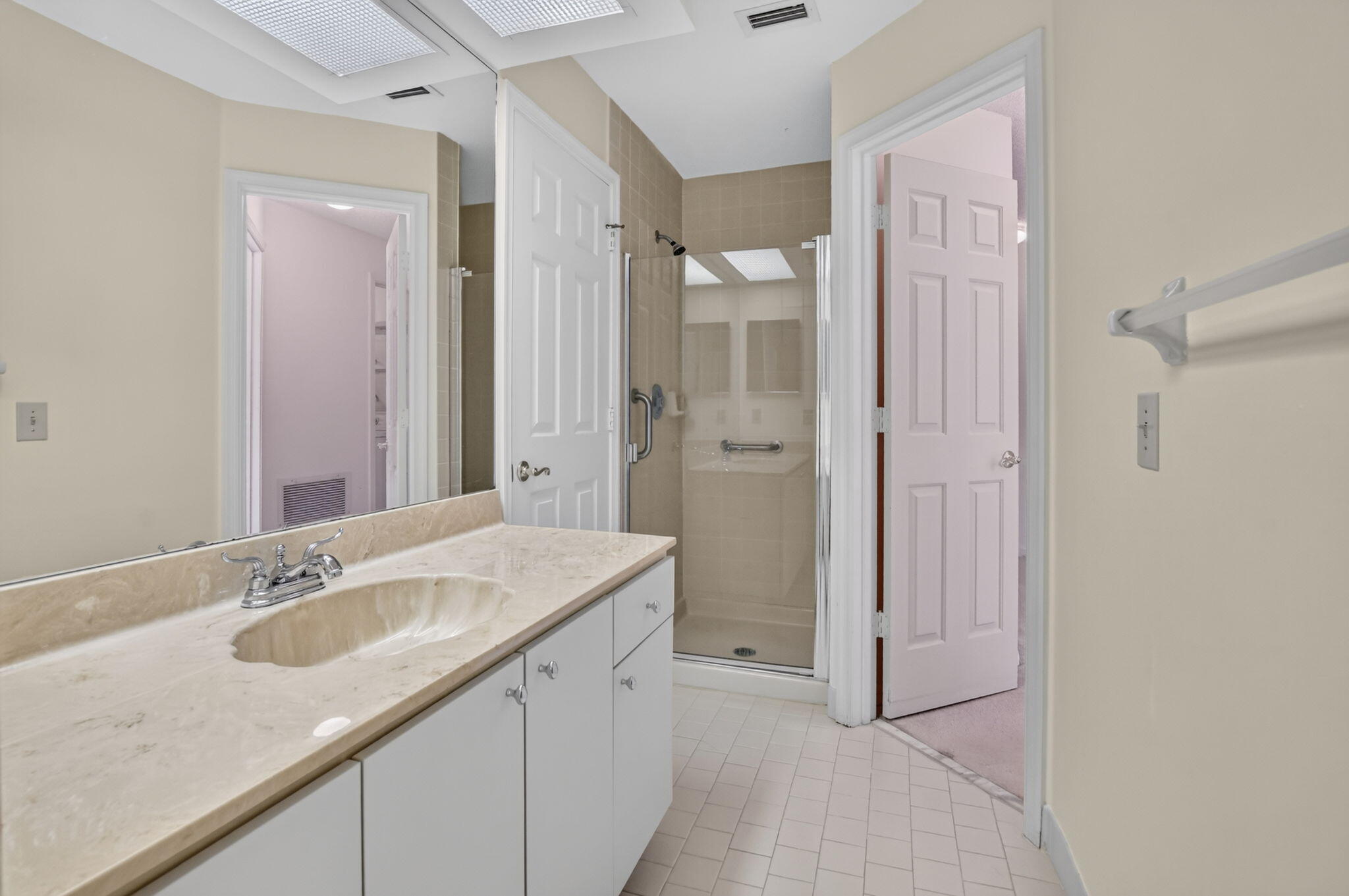 5751 Coach House Circle E Property Photo 20