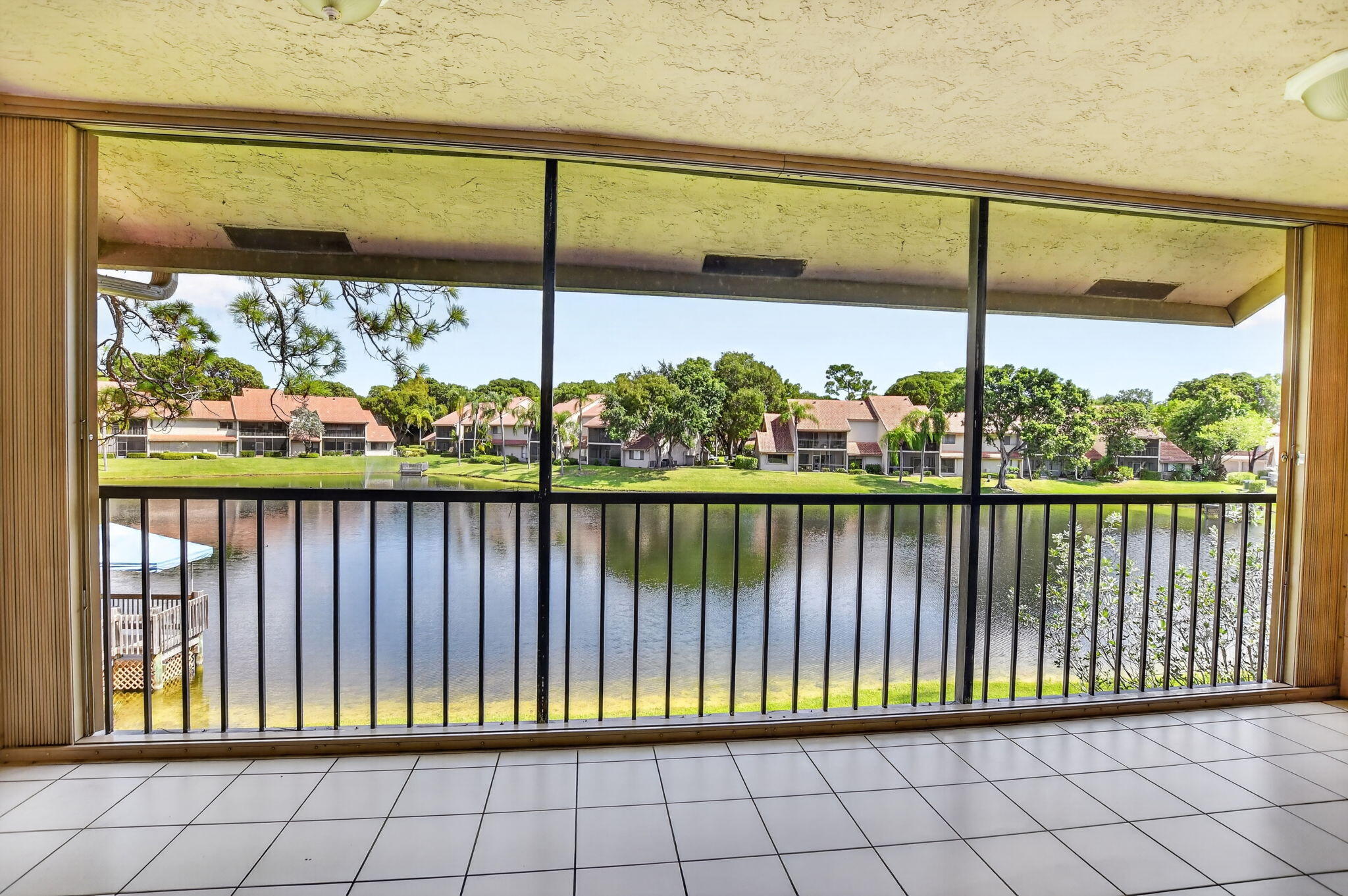 5751 Coach House Circle E Property Photo 25