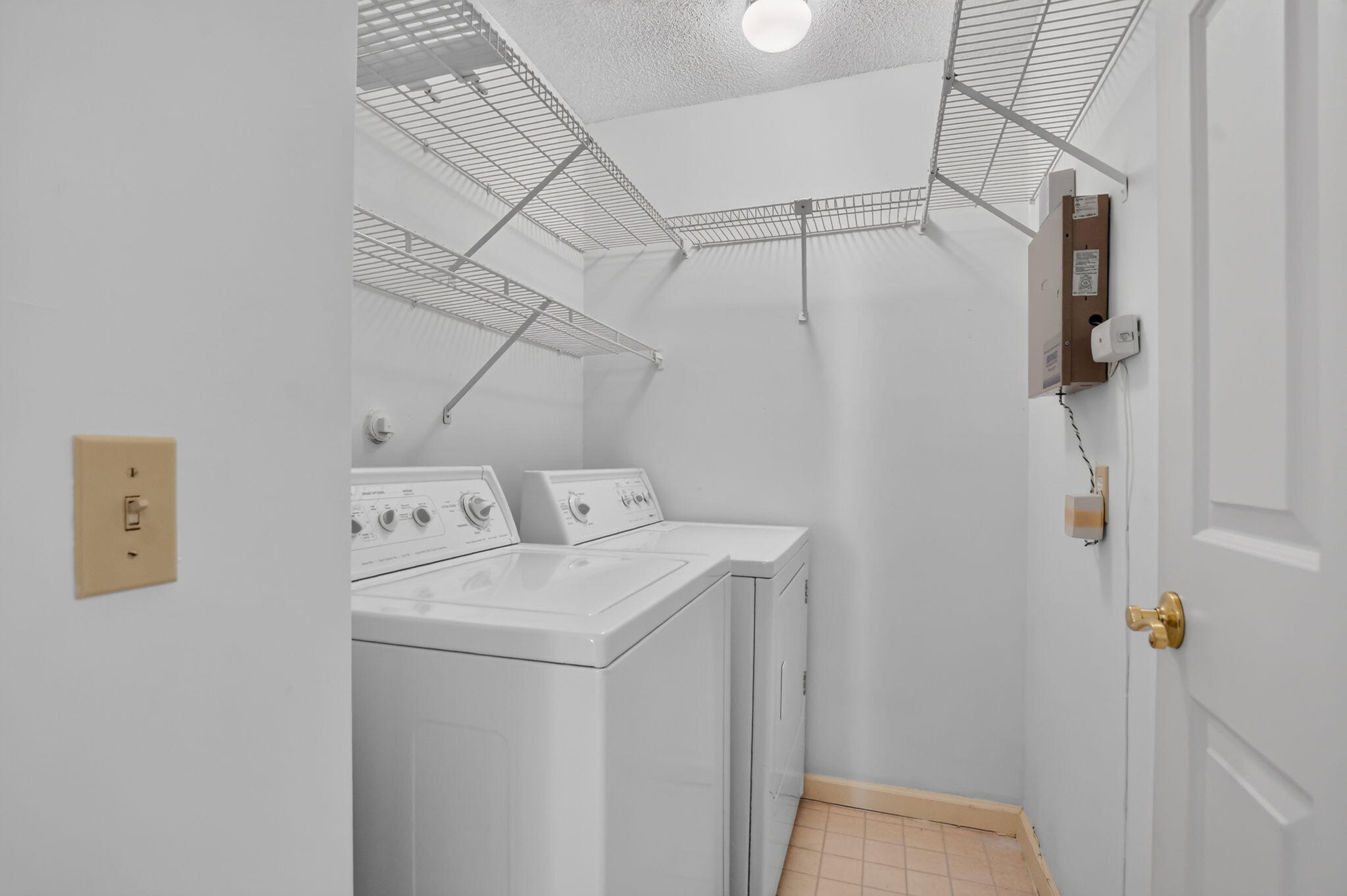 5751 Coach House Circle E Property Photo 28