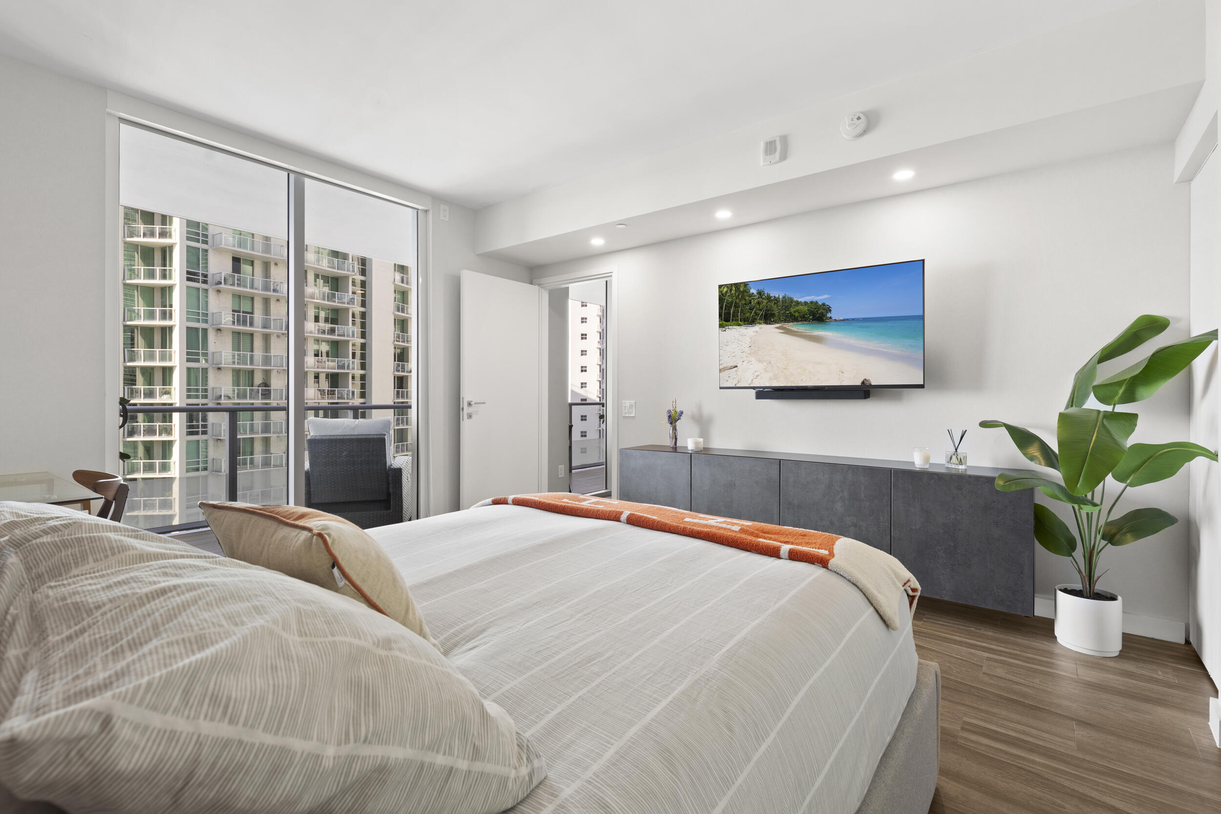 1300 Brickell Bay 2105 Property Photo 21