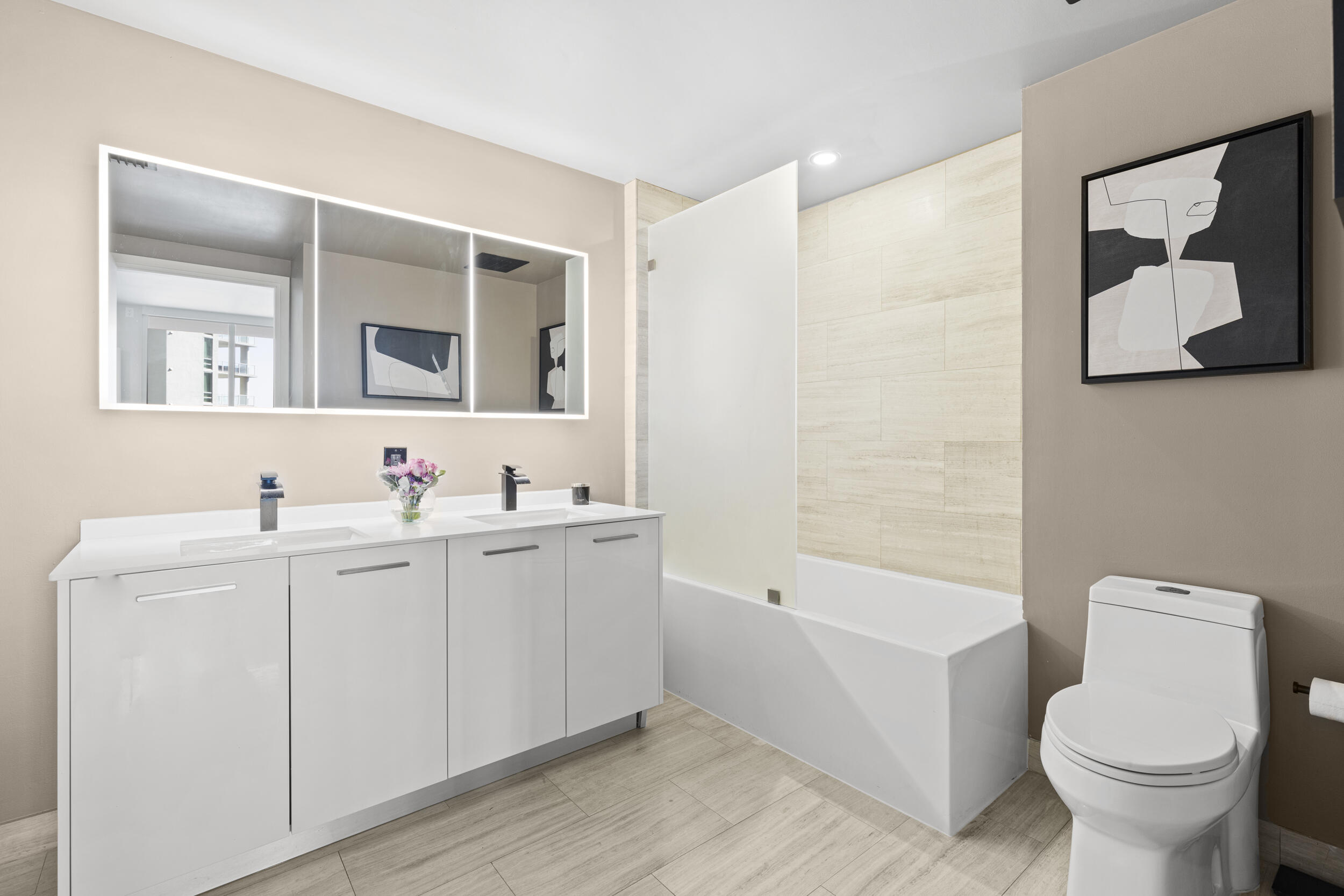 1300 Brickell Bay 2105 Property Photo 23