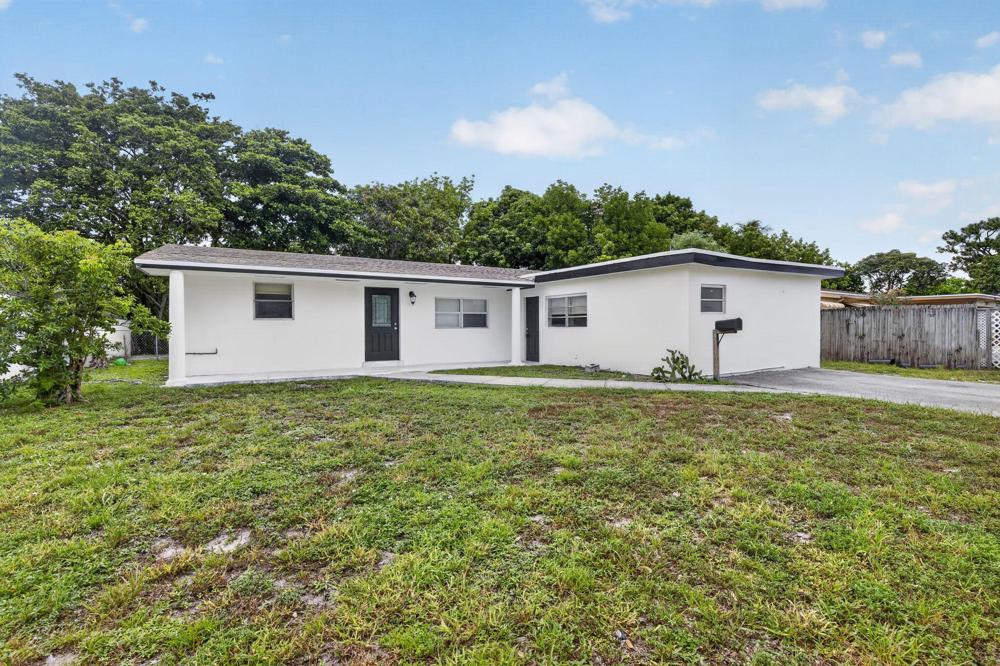 1111 Sw 31st Avenue Property Photo 1