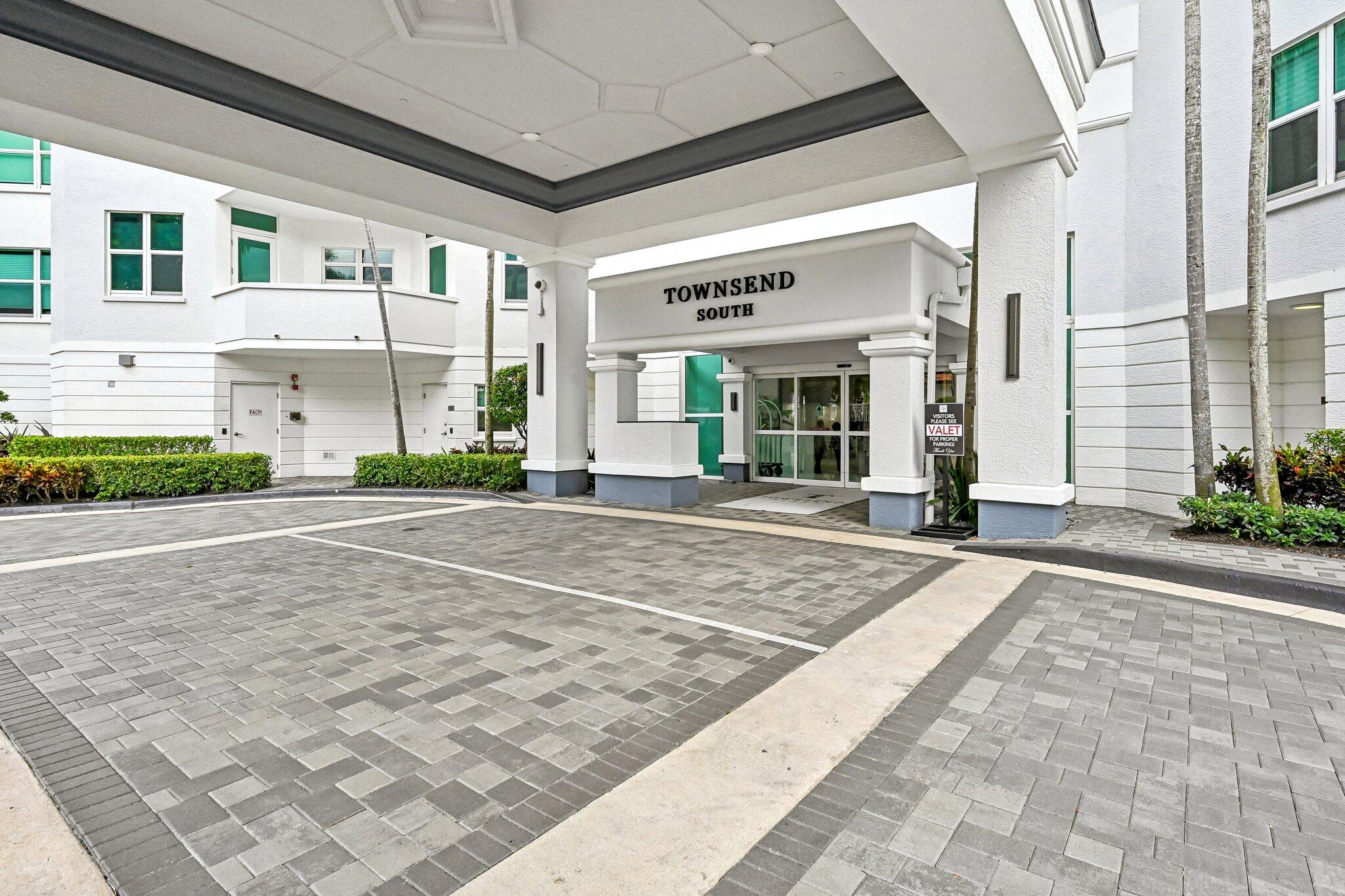 550 Se Mizner Boulevard B206 Property Photo 3