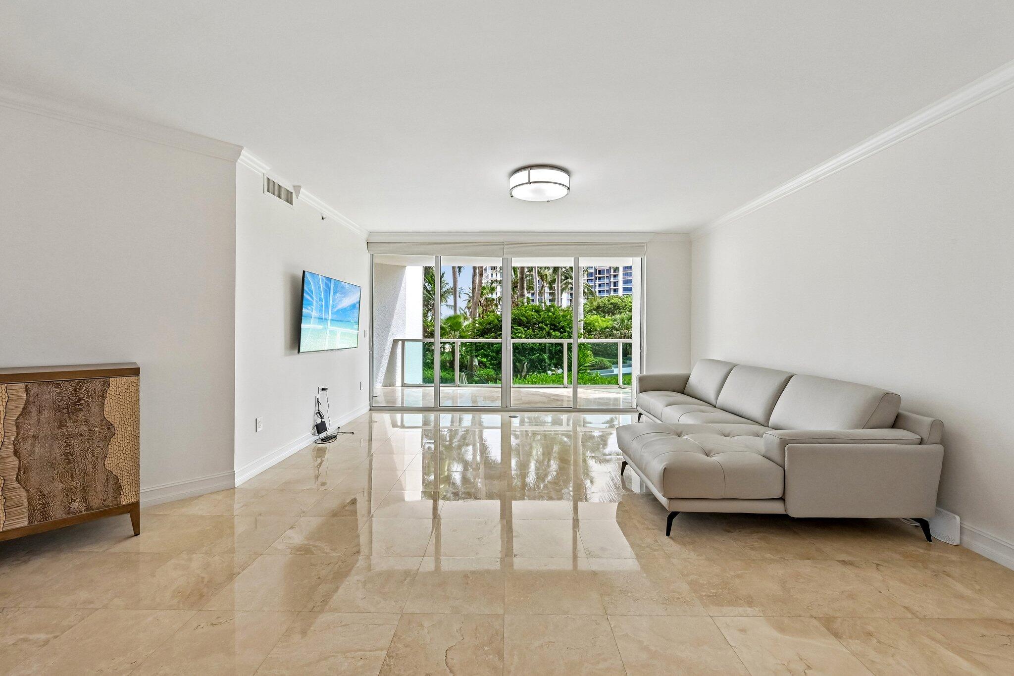 550 Se Mizner Boulevard B206 Property Photo 6