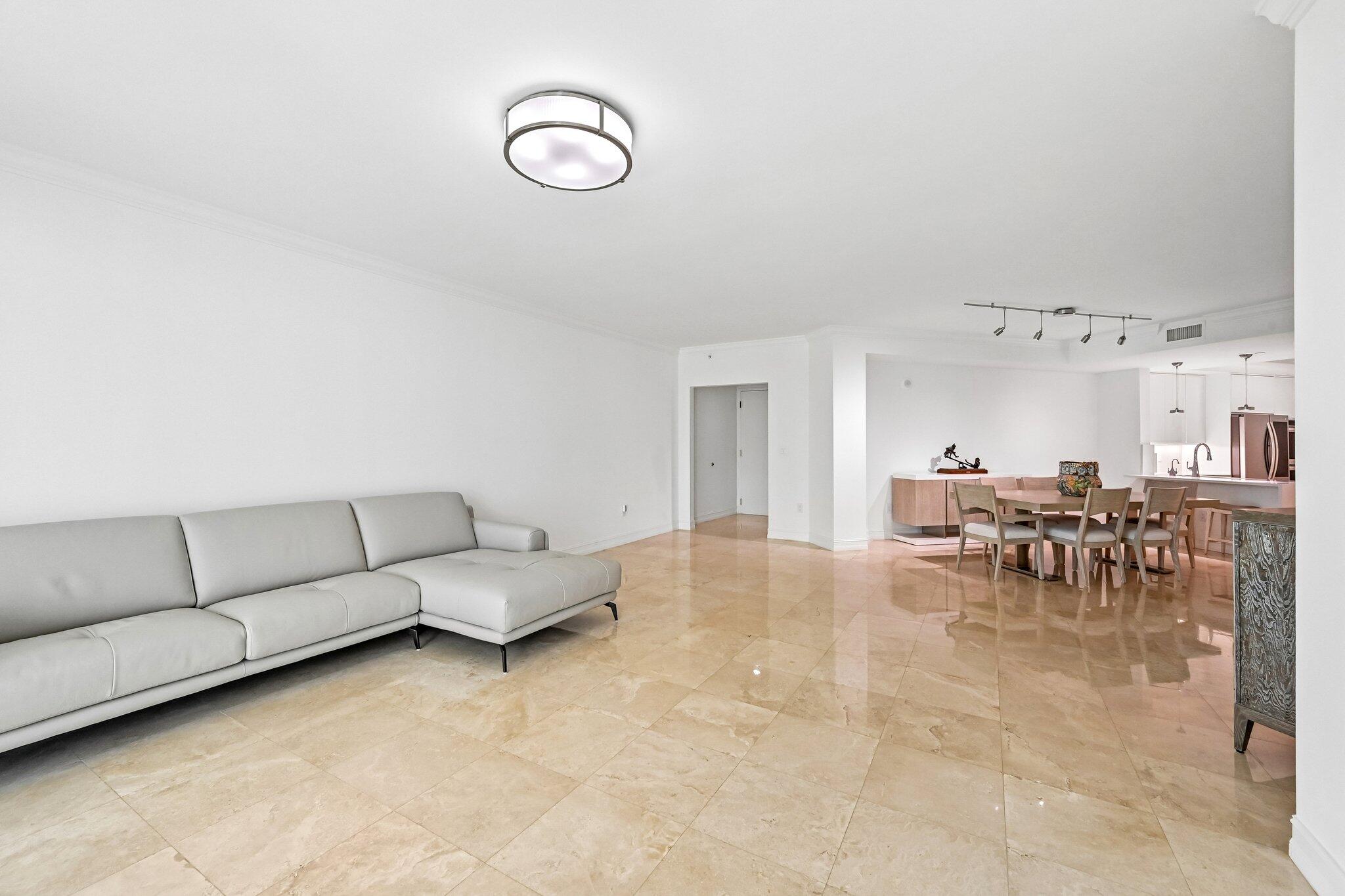 550 Se Mizner Boulevard B206 Property Photo 8