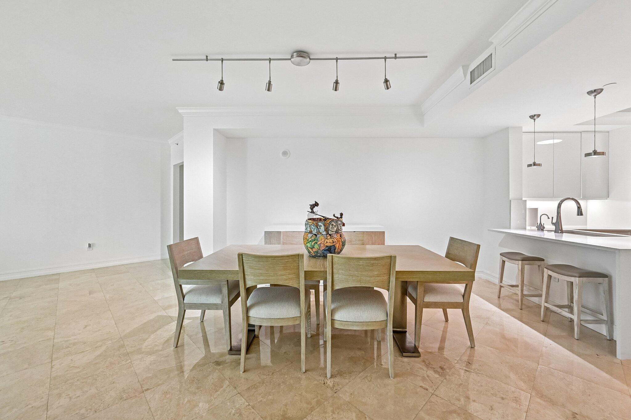 550 Se Mizner Boulevard B206 Property Photo 14