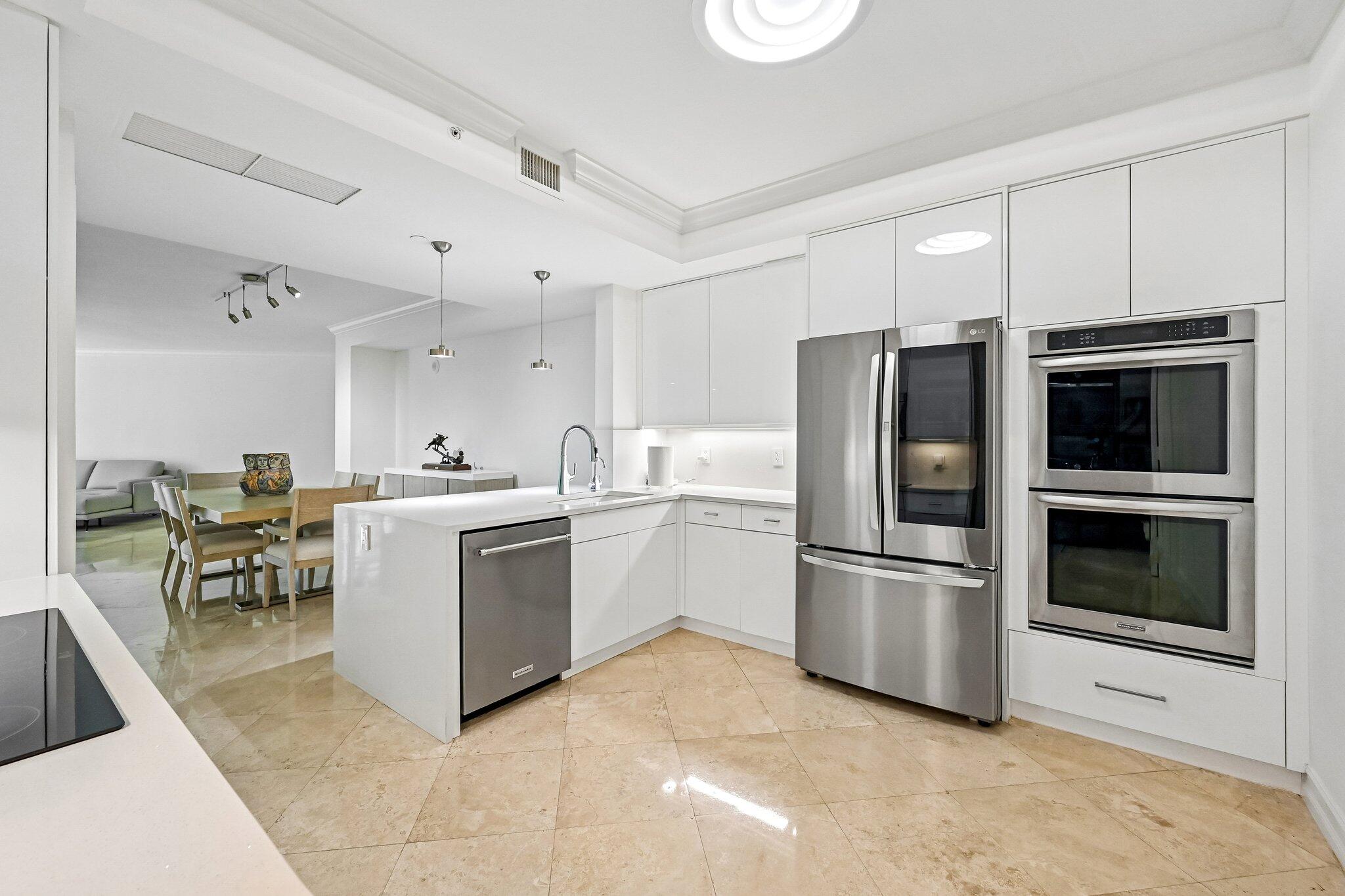 550 Se Mizner Boulevard B206 Property Photo 17