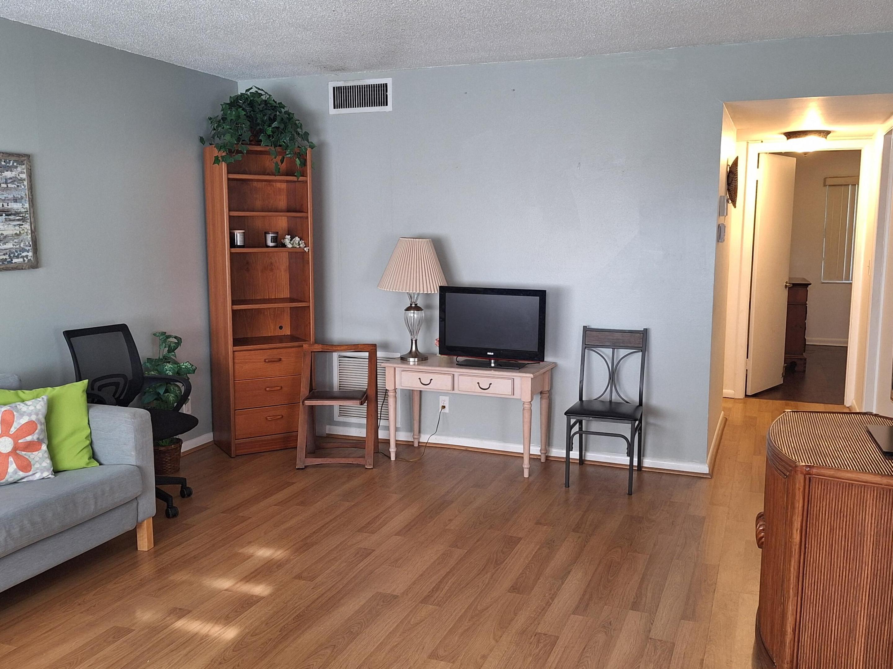 252 Bedford J Property Photo 4