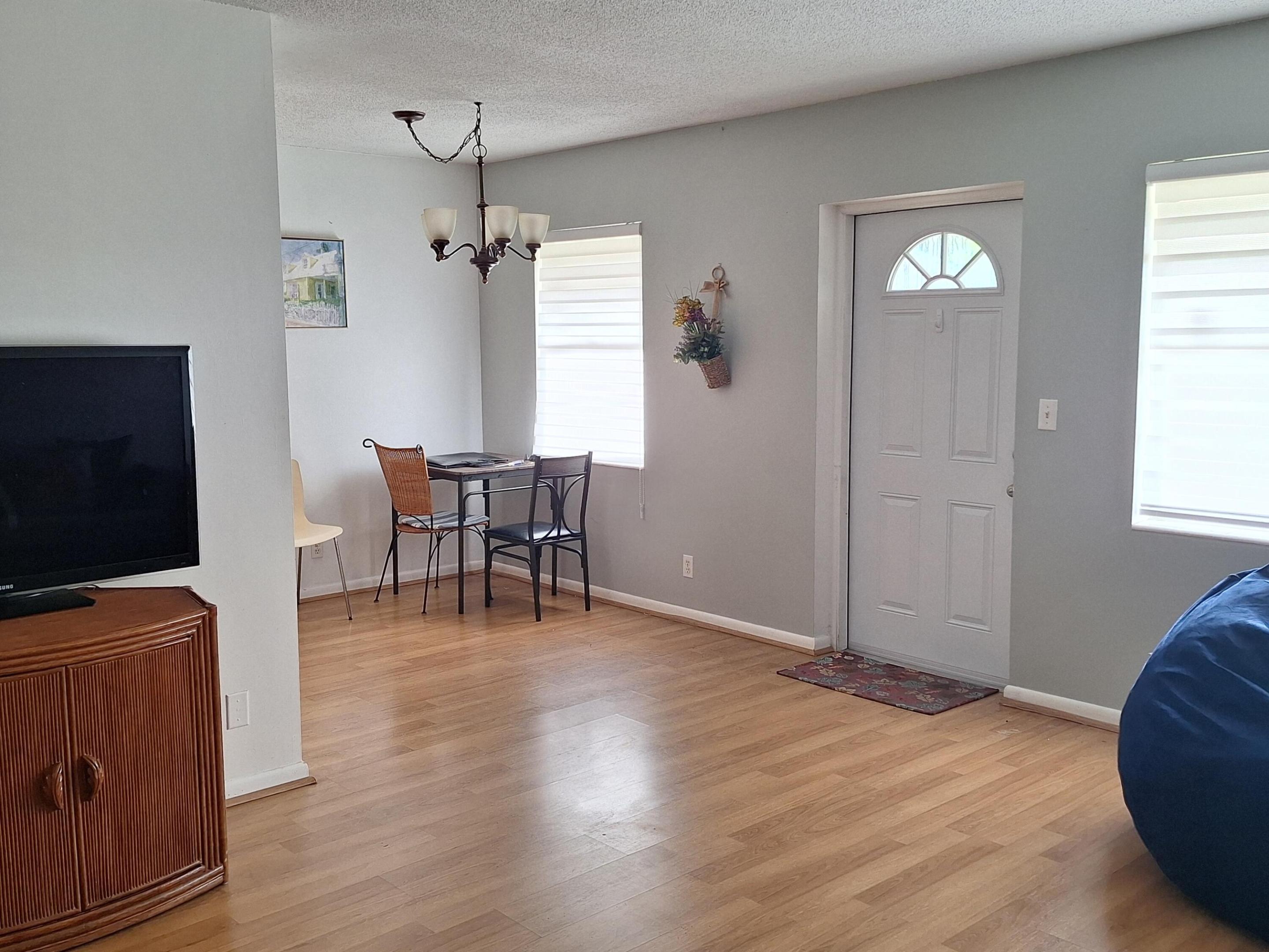 252 Bedford J Property Photo 6