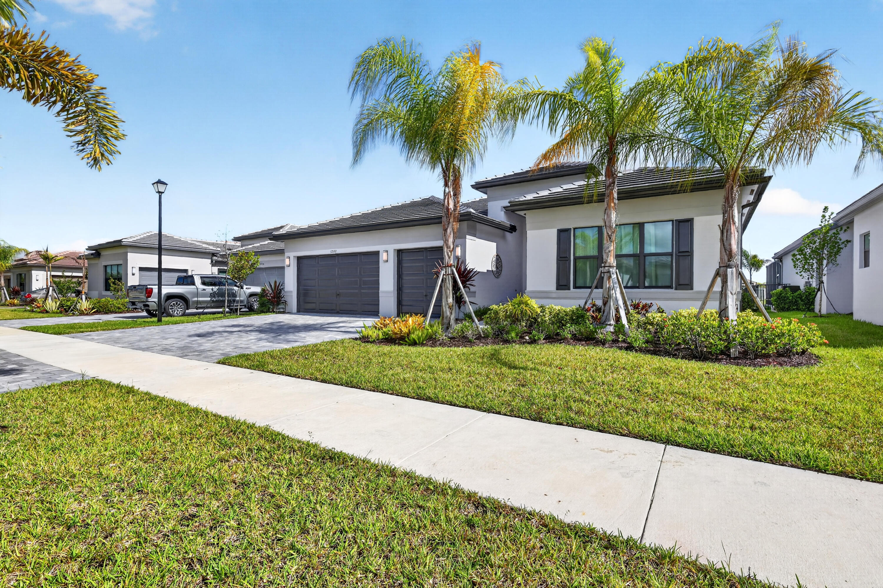 12132 Sw Willowy Way Property Photo 4