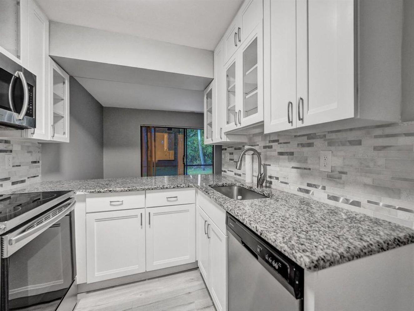 9845 Riverside Drive 8-28 Property Photo 6