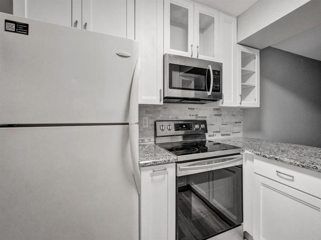 9845 Riverside Drive 8-28 Property Photo 8