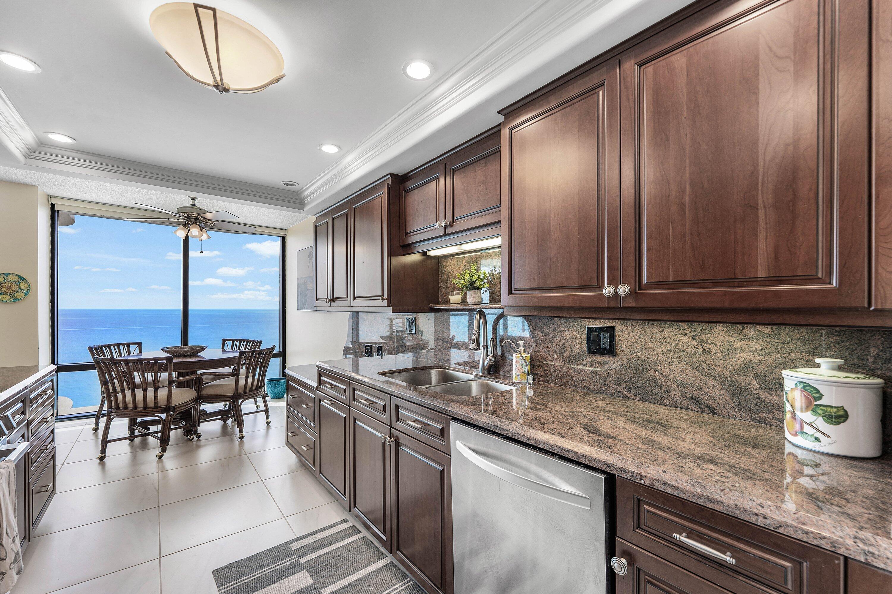 250 S Ocean Boulevard 8f Property Photo 18