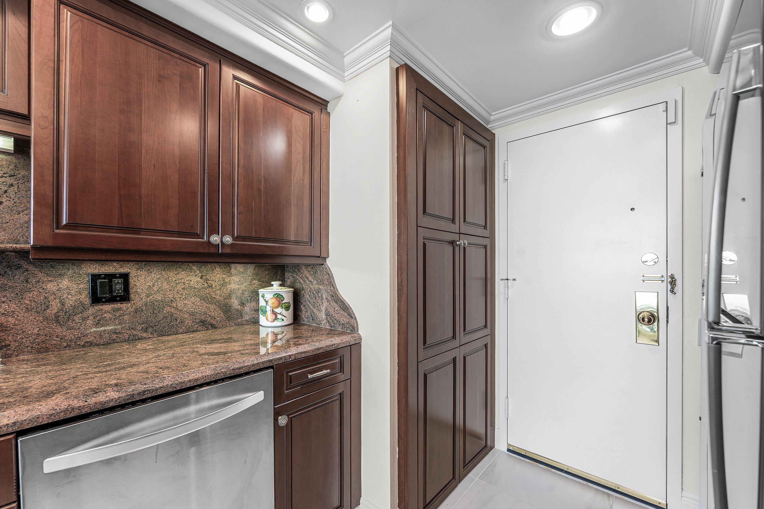 250 S Ocean Boulevard 8f Property Photo 19