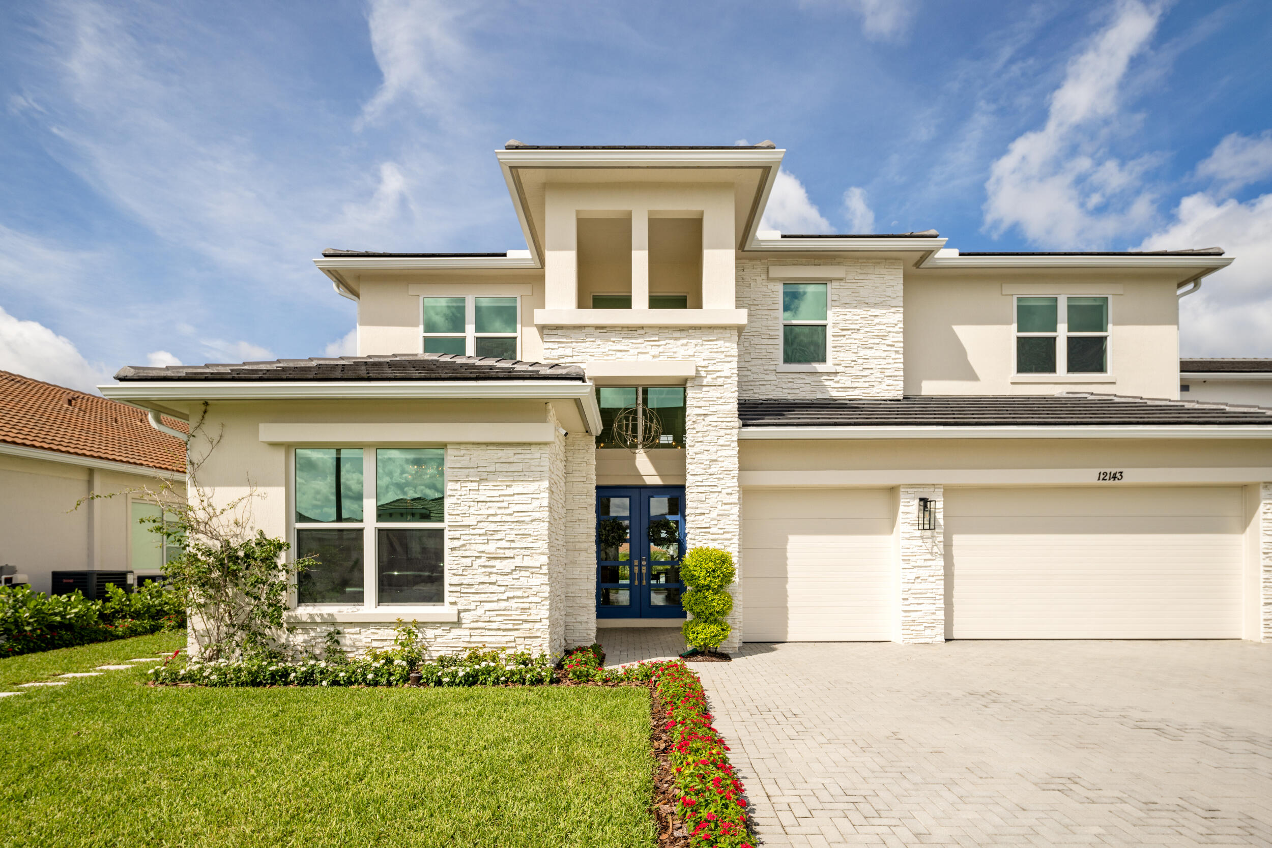 12143 Waterstone Circle Property Photo 3