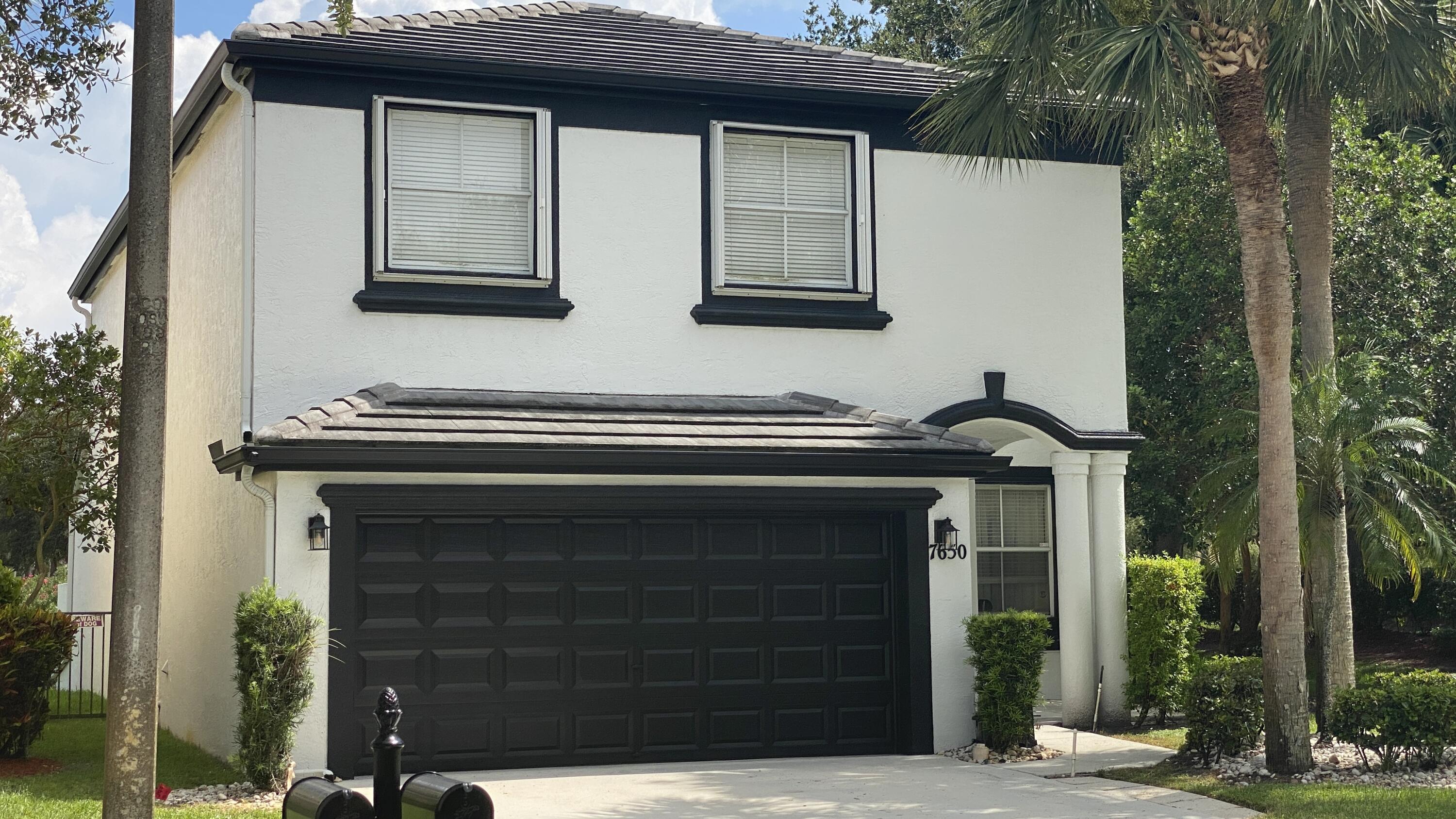 7650 Oak Grove Circle Property Photo 4