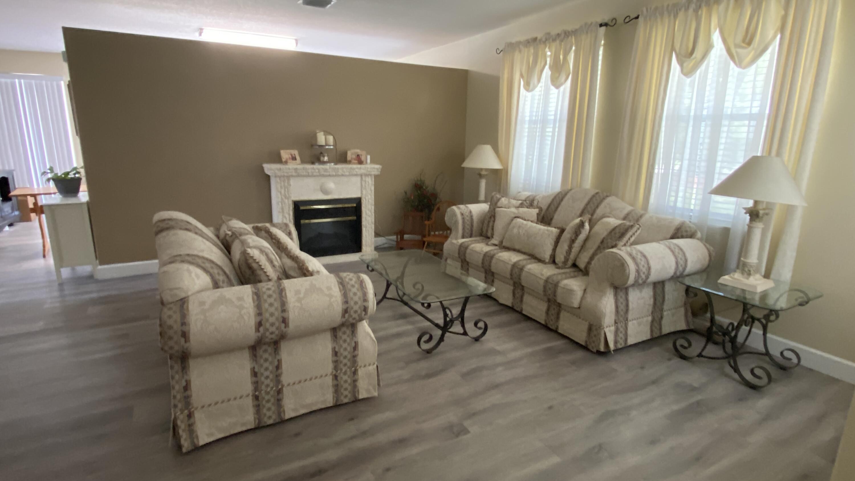 7650 Oak Grove Circle Property Photo 6