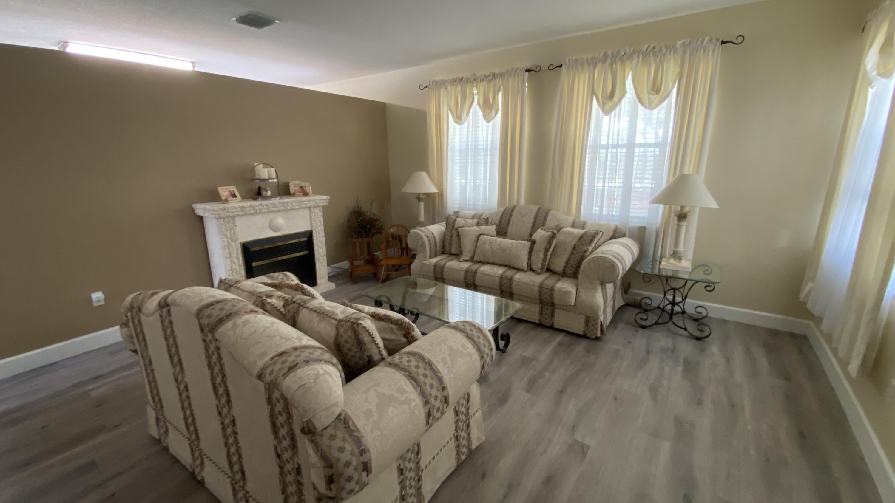 7650 Oak Grove Circle Property Photo 7