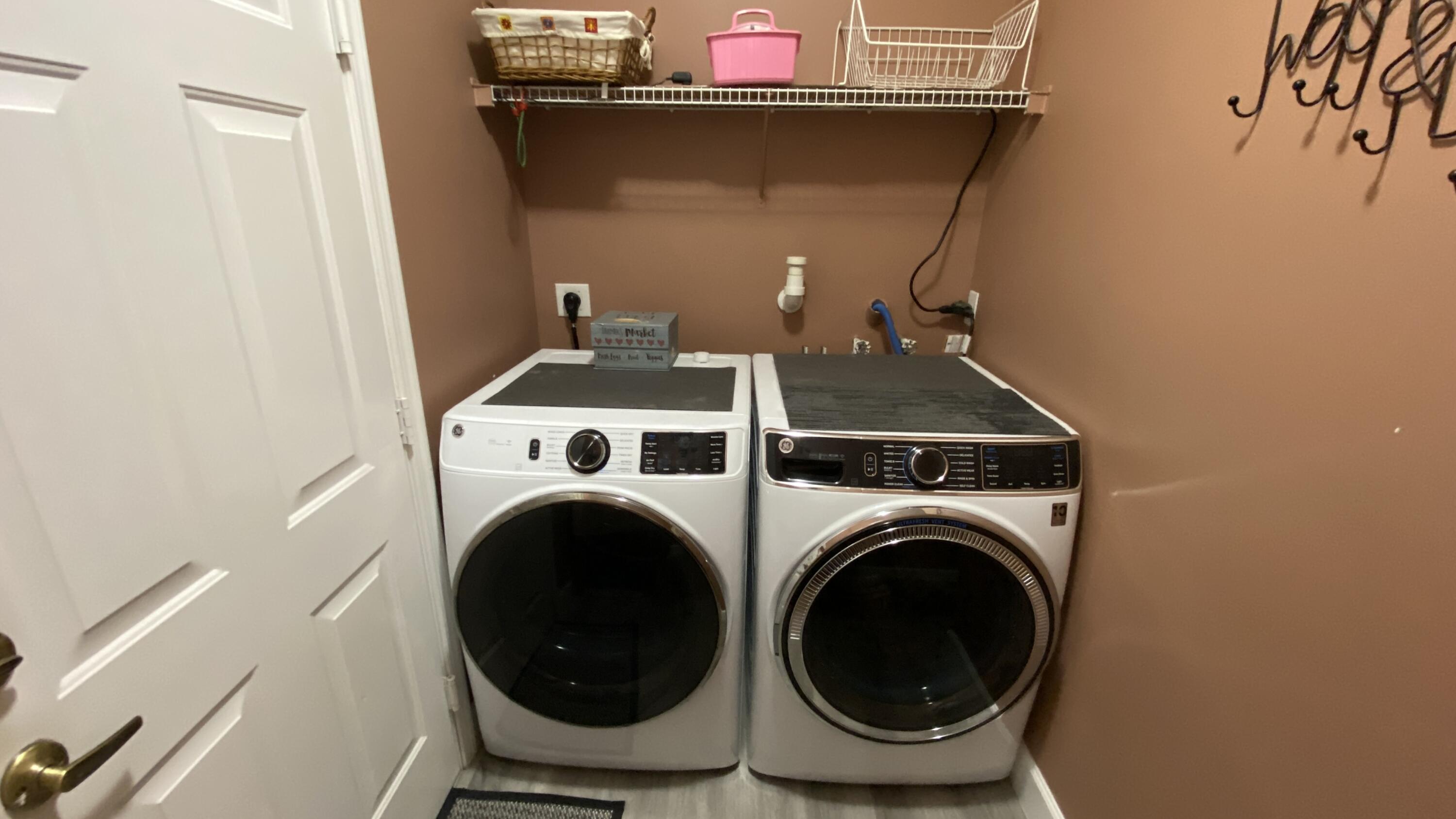 7650 Oak Grove Circle Property Photo 26