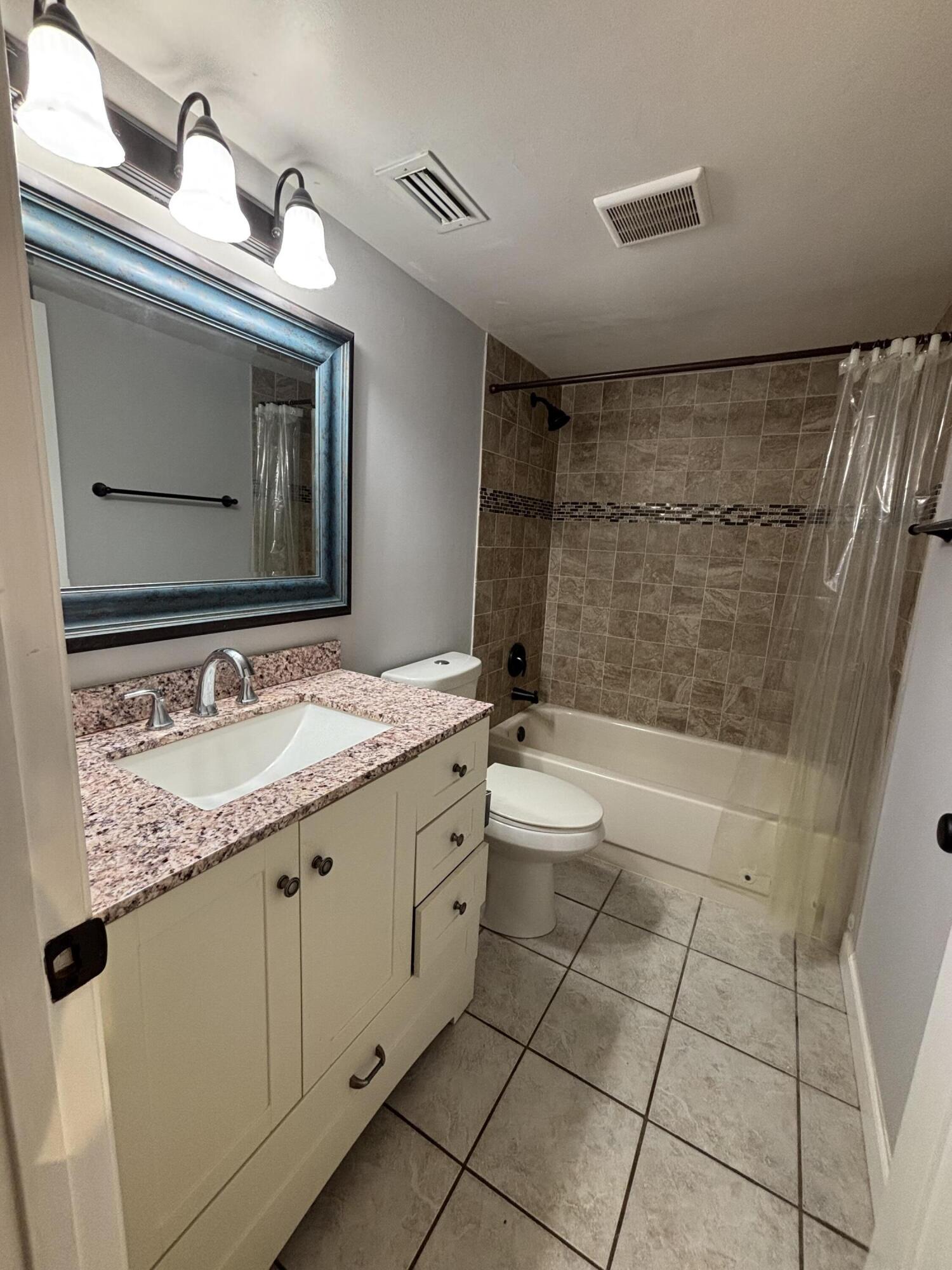 13771 Oneida Drive G2 Property Photo 13