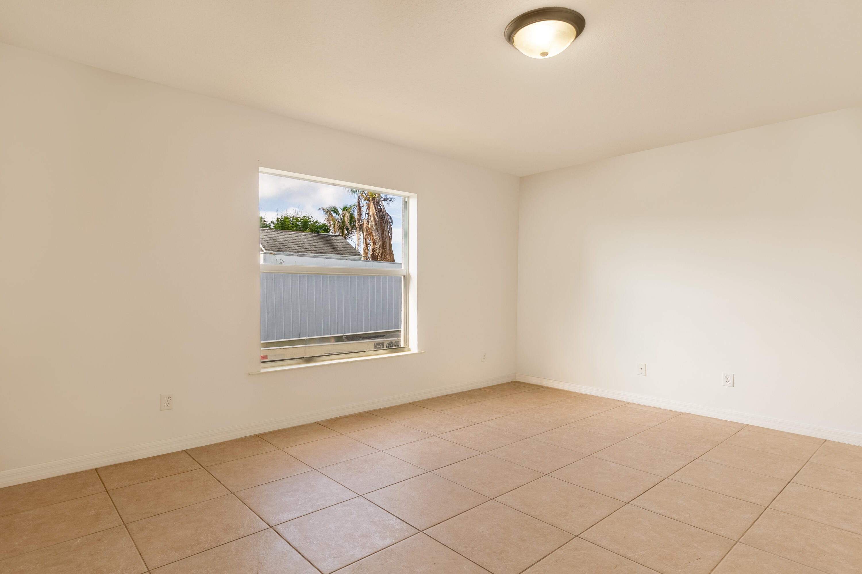 5060 Se Ebbtide Avenue Property Photo 12