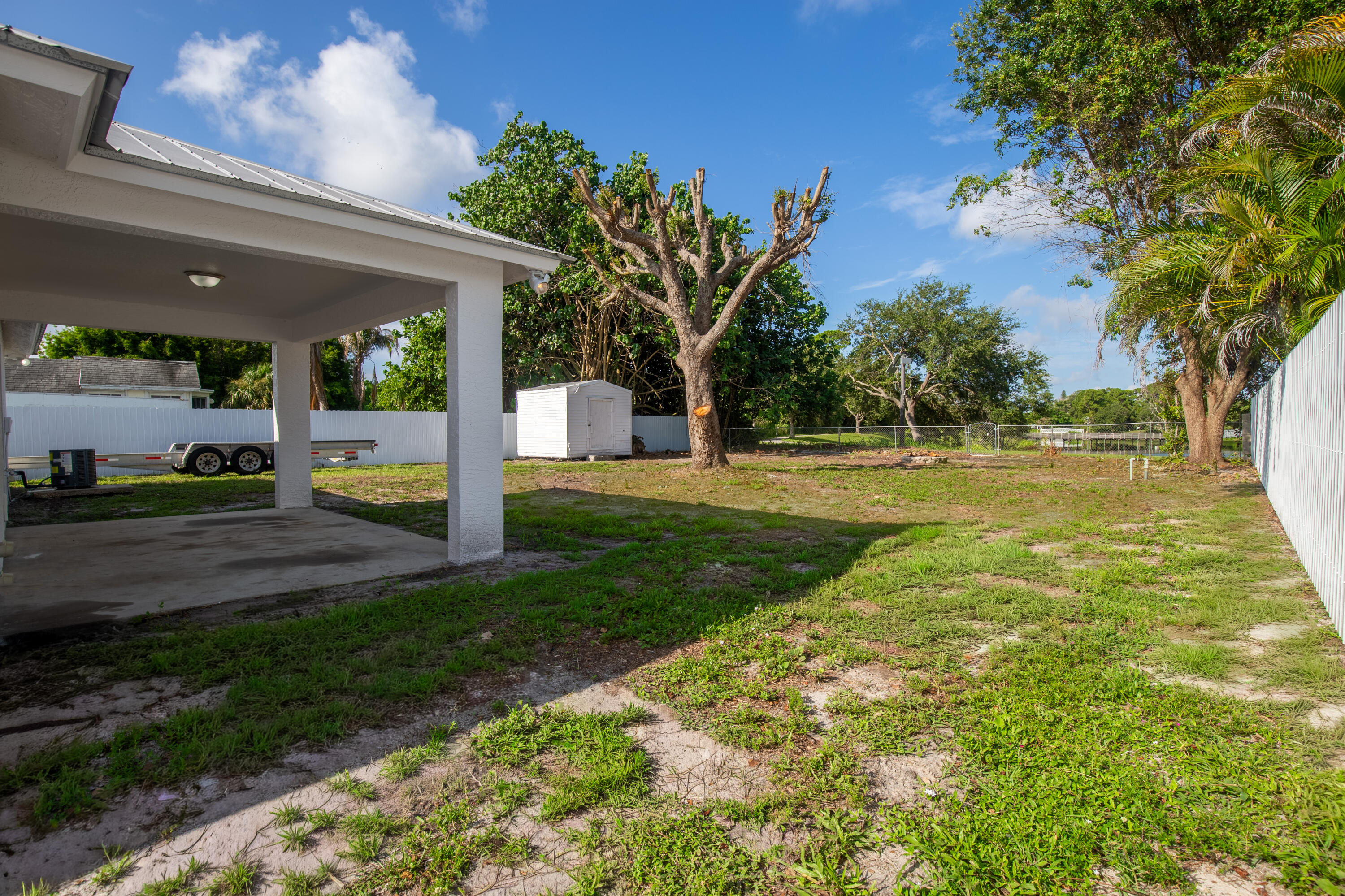 5060 Se Ebbtide Avenue Property Photo 18
