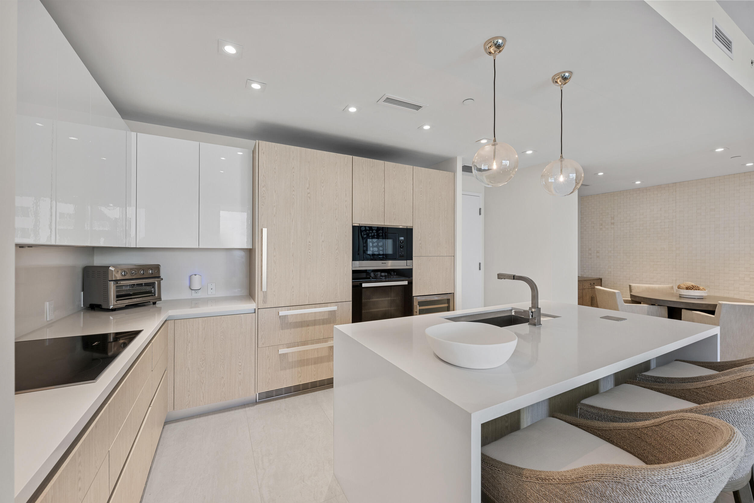 3100 N Ocean Drive H-1702 Property Photo 10