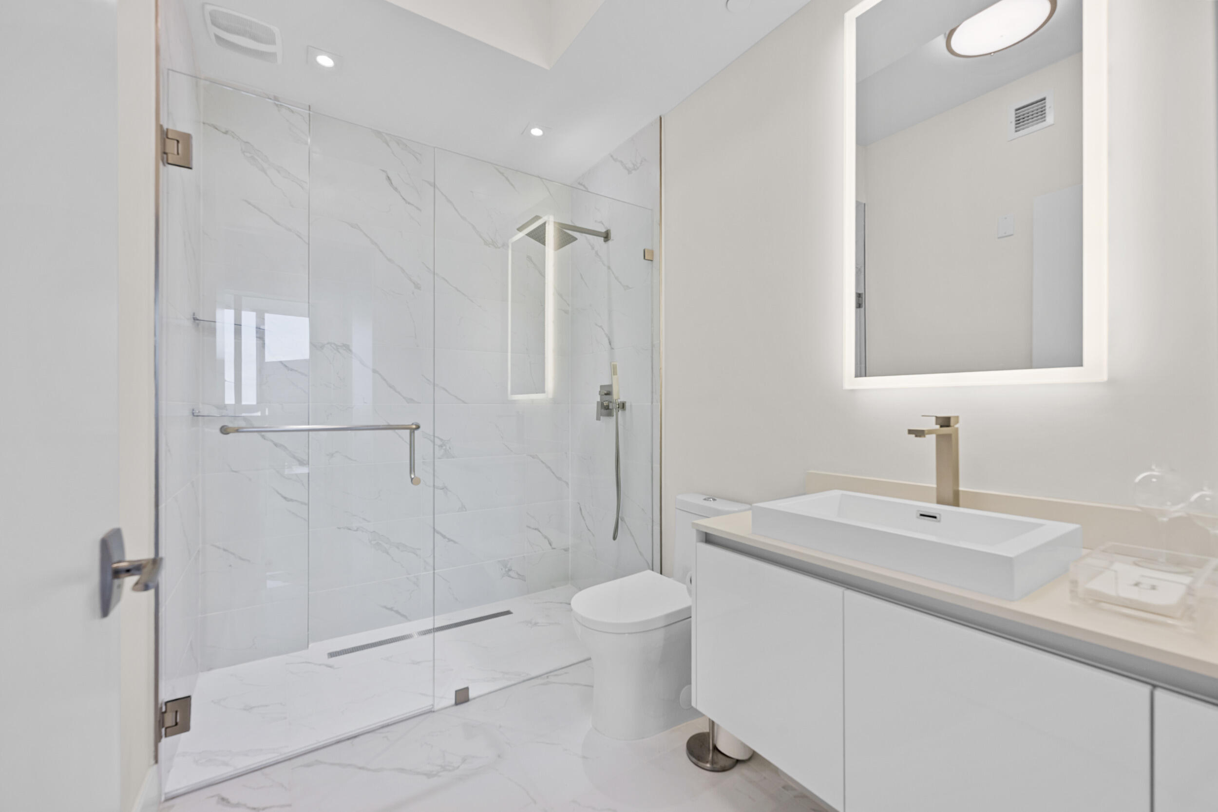 3100 N Ocean Drive H-1702 Property Photo 17