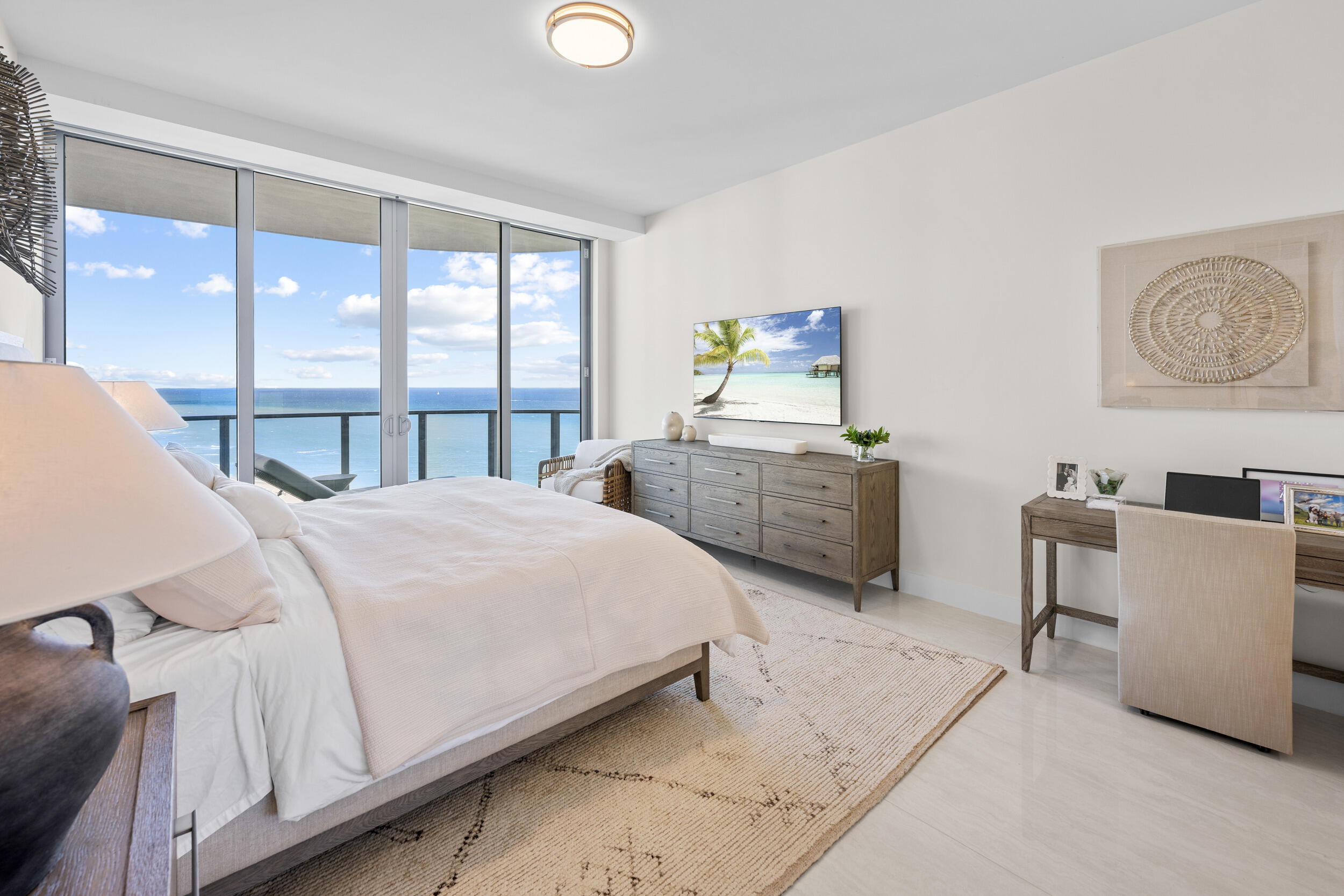 3100 N Ocean Drive H-1702 Property Photo 19