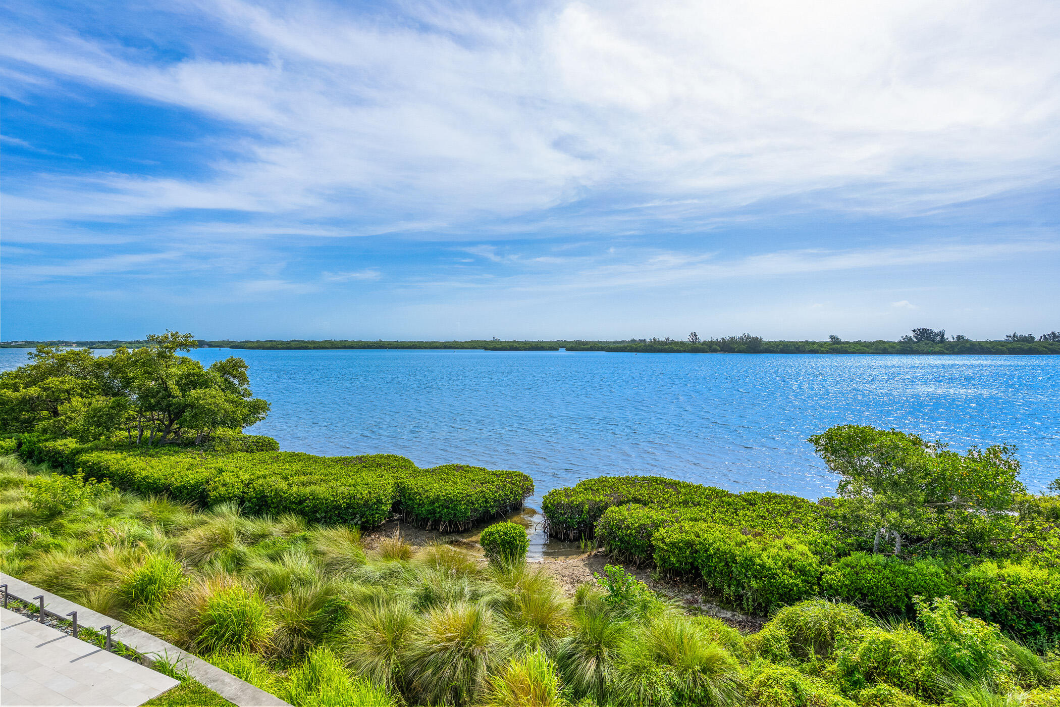 4846 S Harbor Drive Property Photo 3