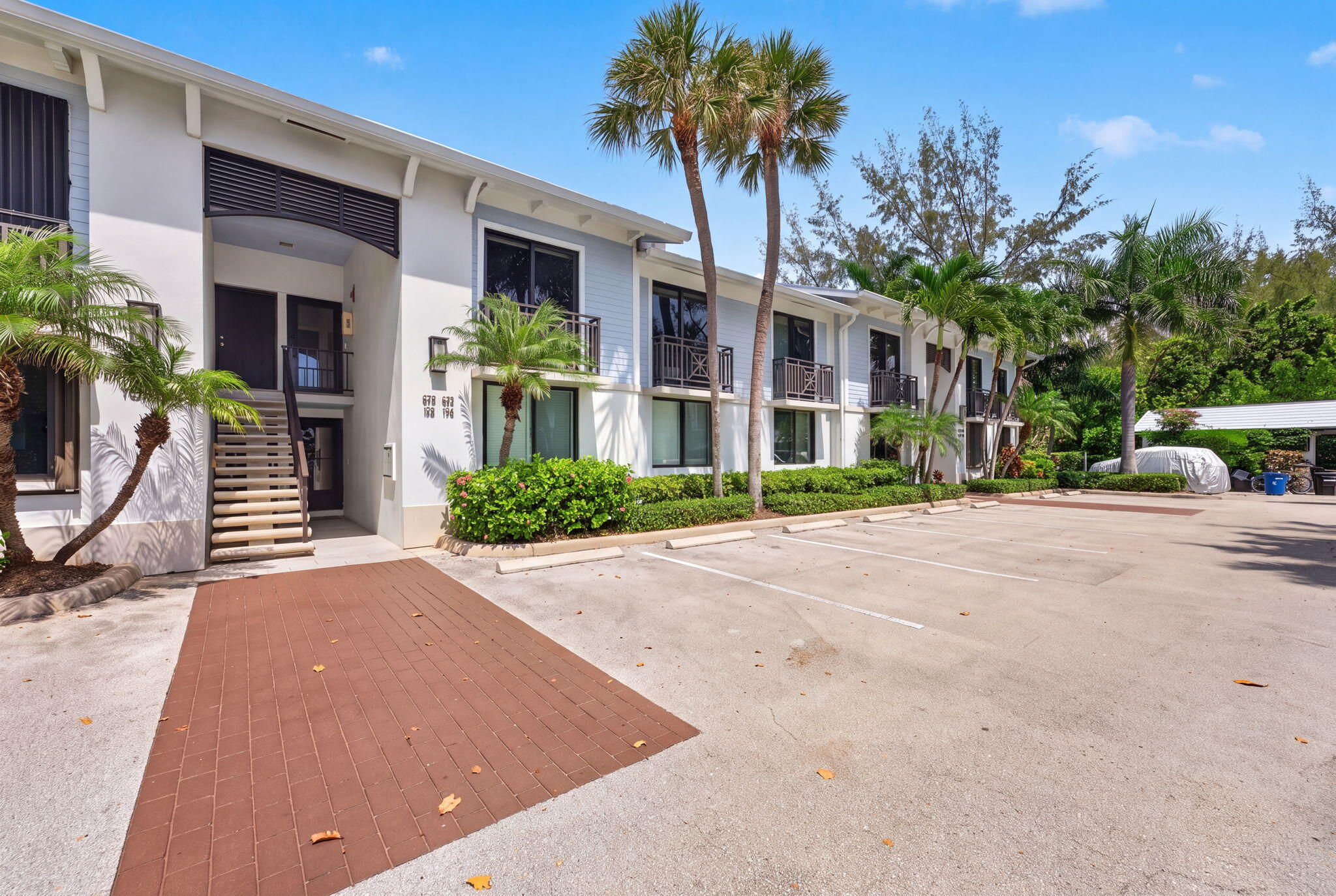 1555 S Ocean Lane 274 Property Photo 5